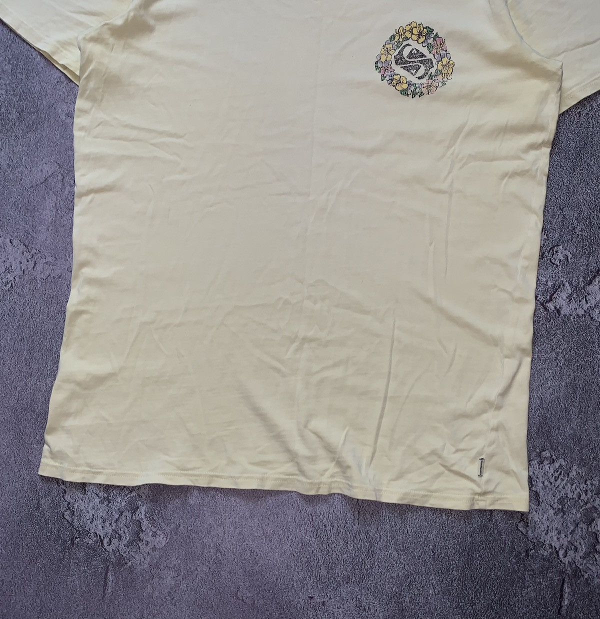 Quicksilver × Quiksilver Quiksilver M big logo scull flowers 💐 tee T-shirt polo dress Size US M / EU 48-50 / 2 - 7 Thumbnail