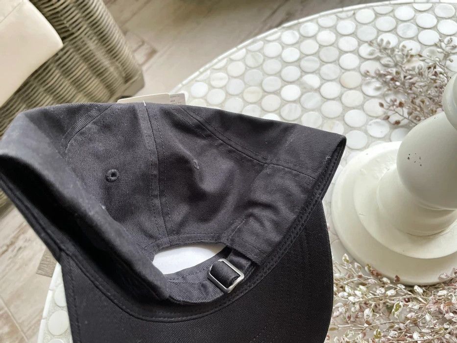 Billie Eilish Billie Eilish Taksahi Murakami Uniqlo Black White Hat Cap Size ONE SIZE - 4 Thumbnail