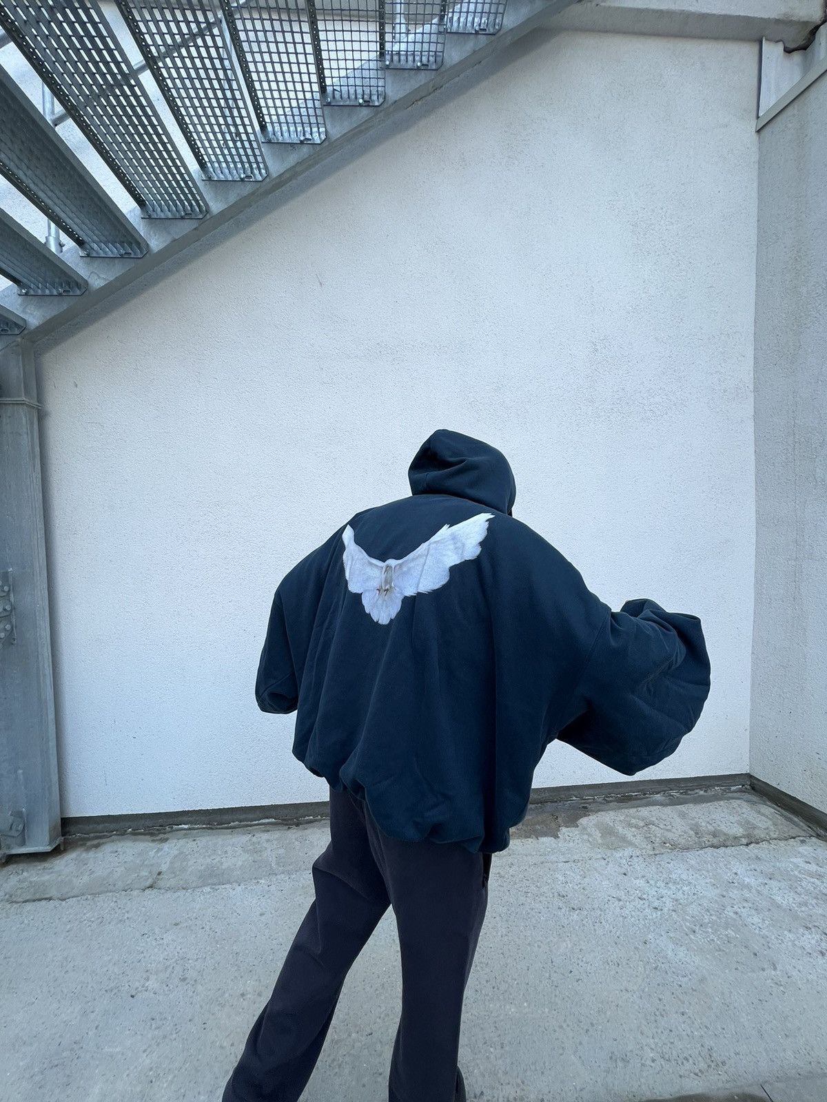 Gap Balenciaga Yeezy Gap Engineered Dove Hoodie Size US XXL / EU 58 / 5 - 3 Thumbnail