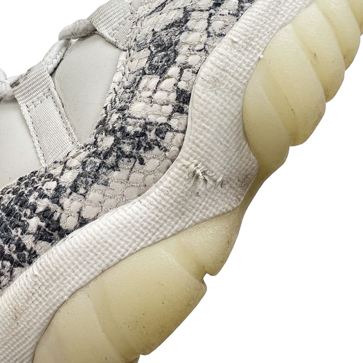 Jordan Brand Nike Air Jordan 11 Low Snakeskin Size US 11 / EU 44 - 6 Thumbnail