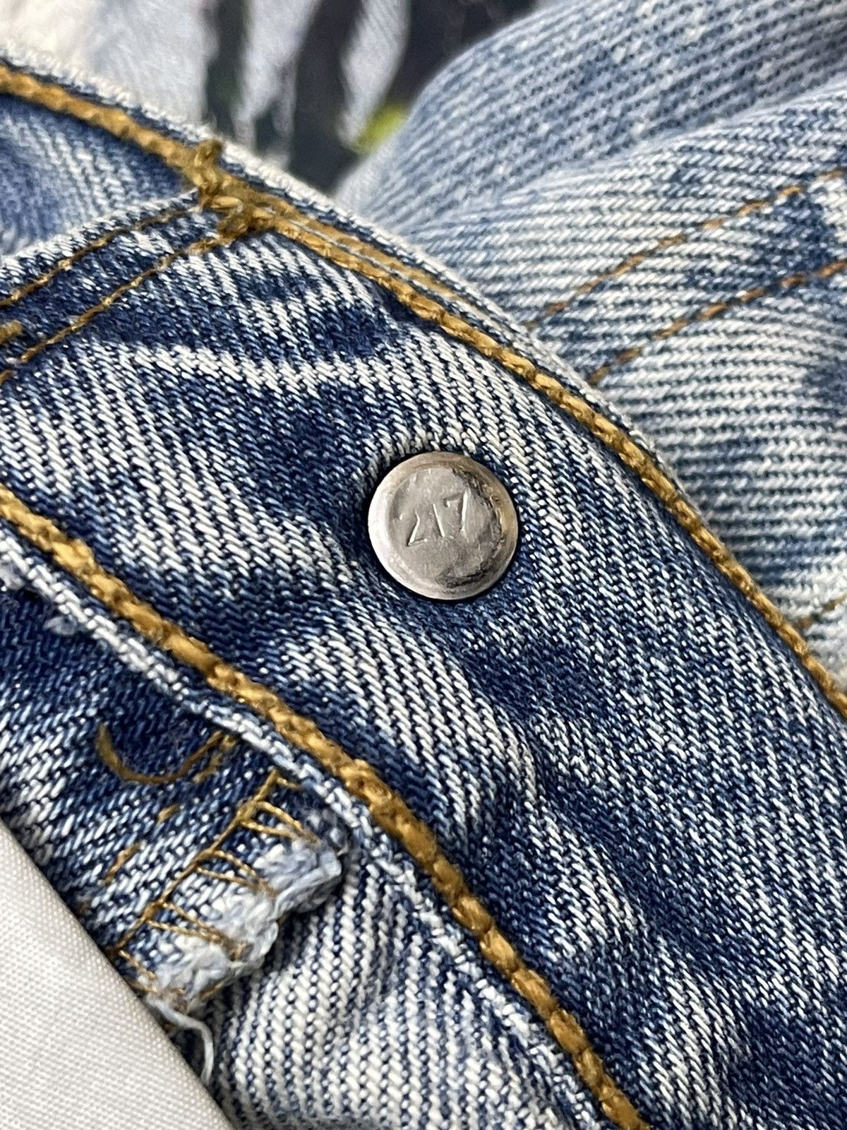 Levi's Vintage Clothing Vintage Levis Distressed Denim Size US 34 / EU 50 - 16 Thumbnail