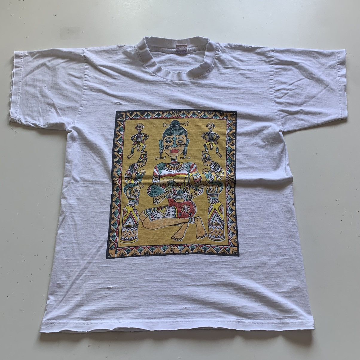 Vintage Vintage 1990s Native Aboriginal Art Graphic T Shirt White Size US L / EU 52-54 / 3 - 1 Thumbnail