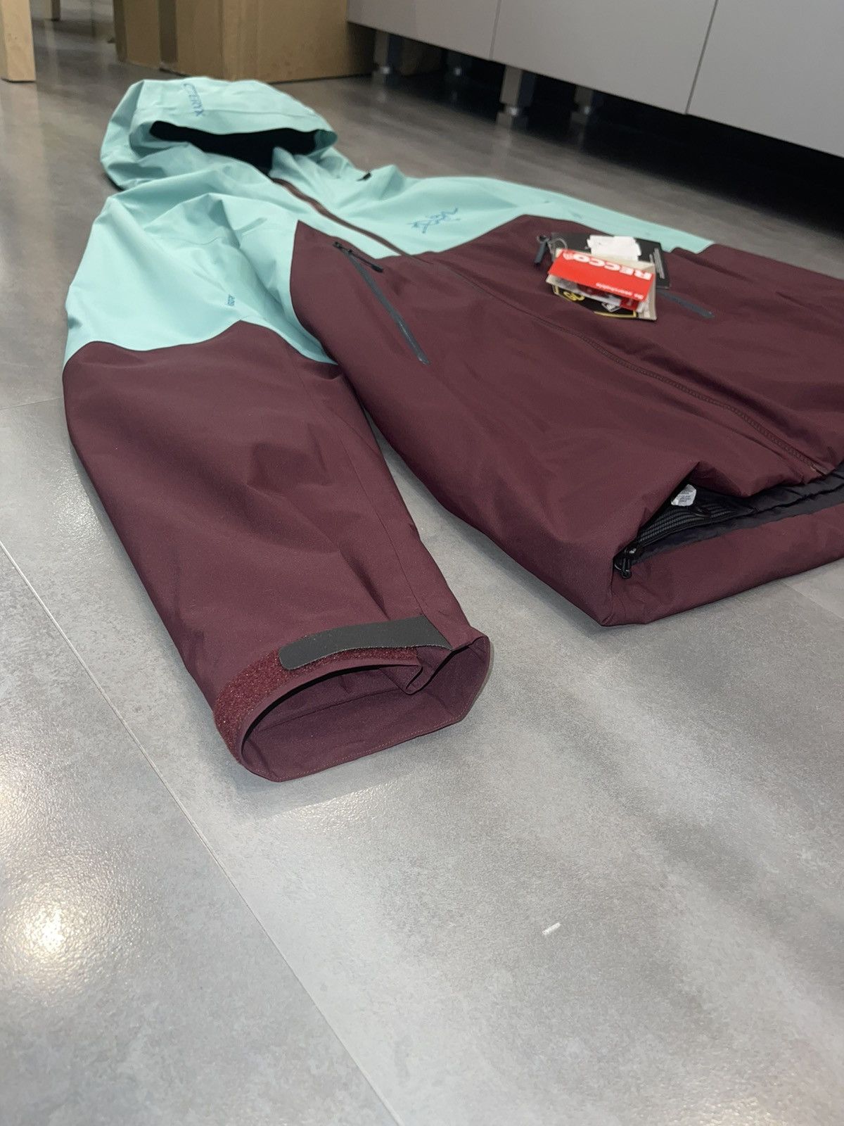 Arc'teryx !DSWT! Arc'Teryx Rush IS Goretex Technical Multicolor Jacket Size US XL / EU 56 / 4 - 4 Thumbnail