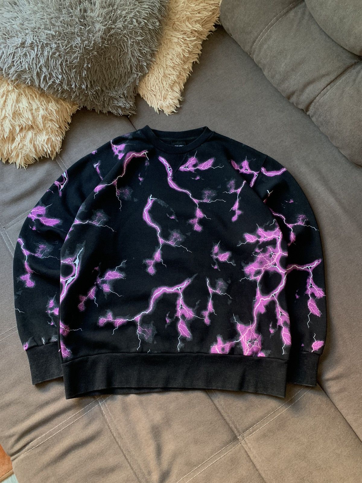 nANA jUDY Lightning ⚡️ Black Sweatshirt Medium