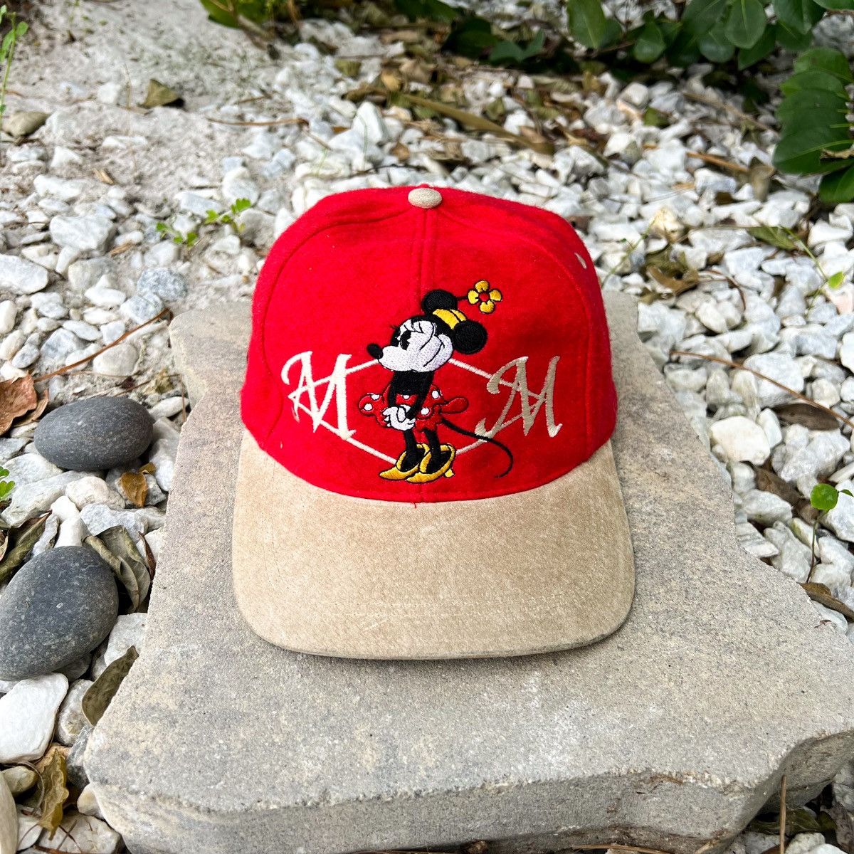 Disney × Vintage Vintage Minnie Mouse Disney Suede & Wool Strapback Hat Size ONE SIZE - 2 Thumbnail