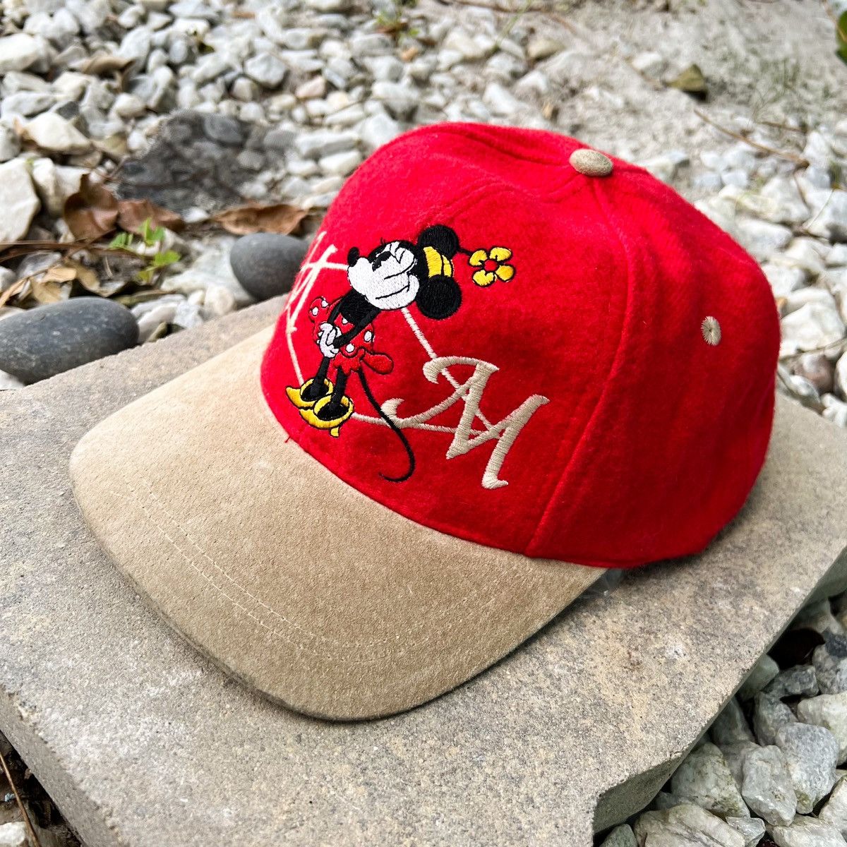 Disney × Vintage Vintage Minnie Mouse Disney Suede & Wool Strapback Hat Size ONE SIZE - 3 Thumbnail