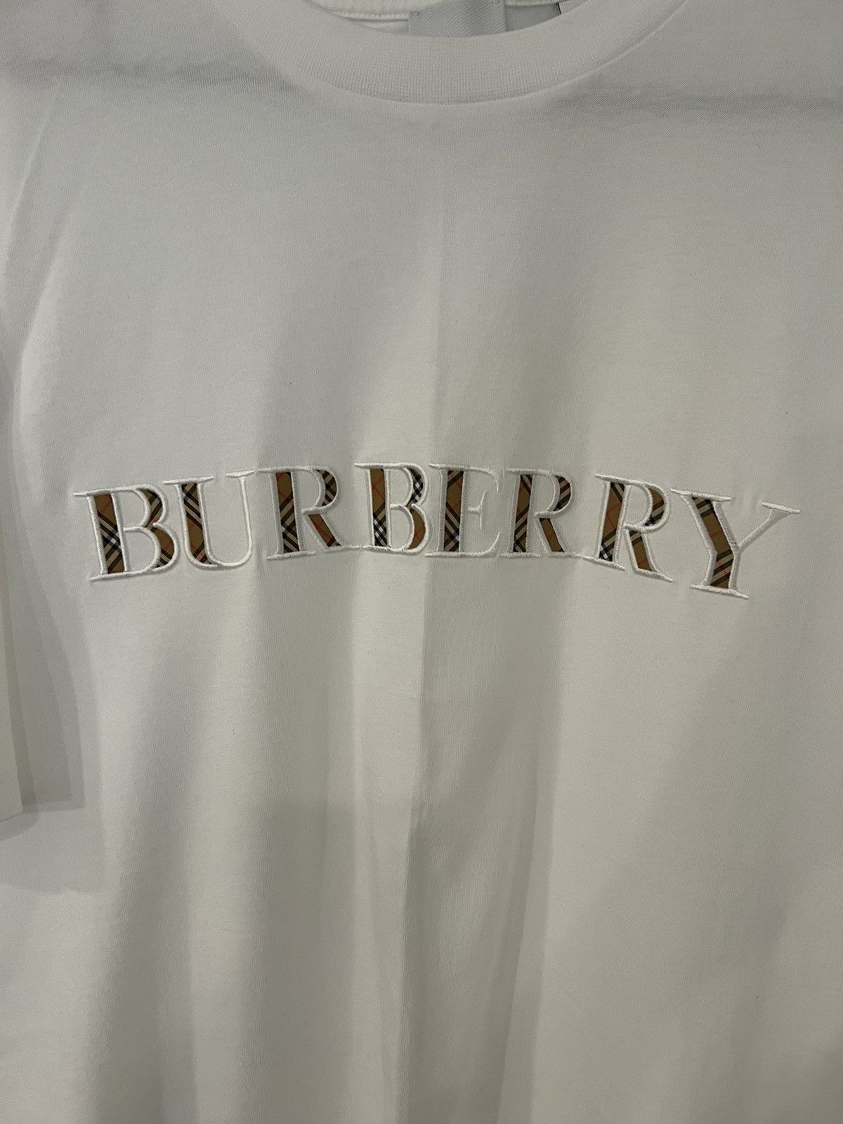 Burberry Burberry t shirt dry clean no stains worn once Size US L / EU 52-54 / 3 - 2 Thumbnail