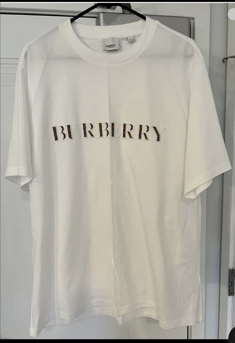 Burberry Burberry t shirt dry clean no stains worn once Size US L / EU 52-54 / 3 - 1 Thumbnail
