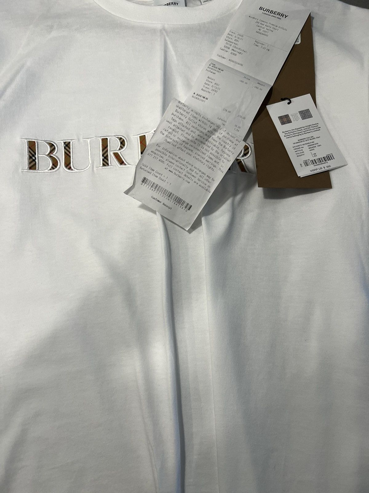 Burberry Burberry t shirt dry clean no stains worn once Size US L / EU 52-54 / 3 - 3 Thumbnail