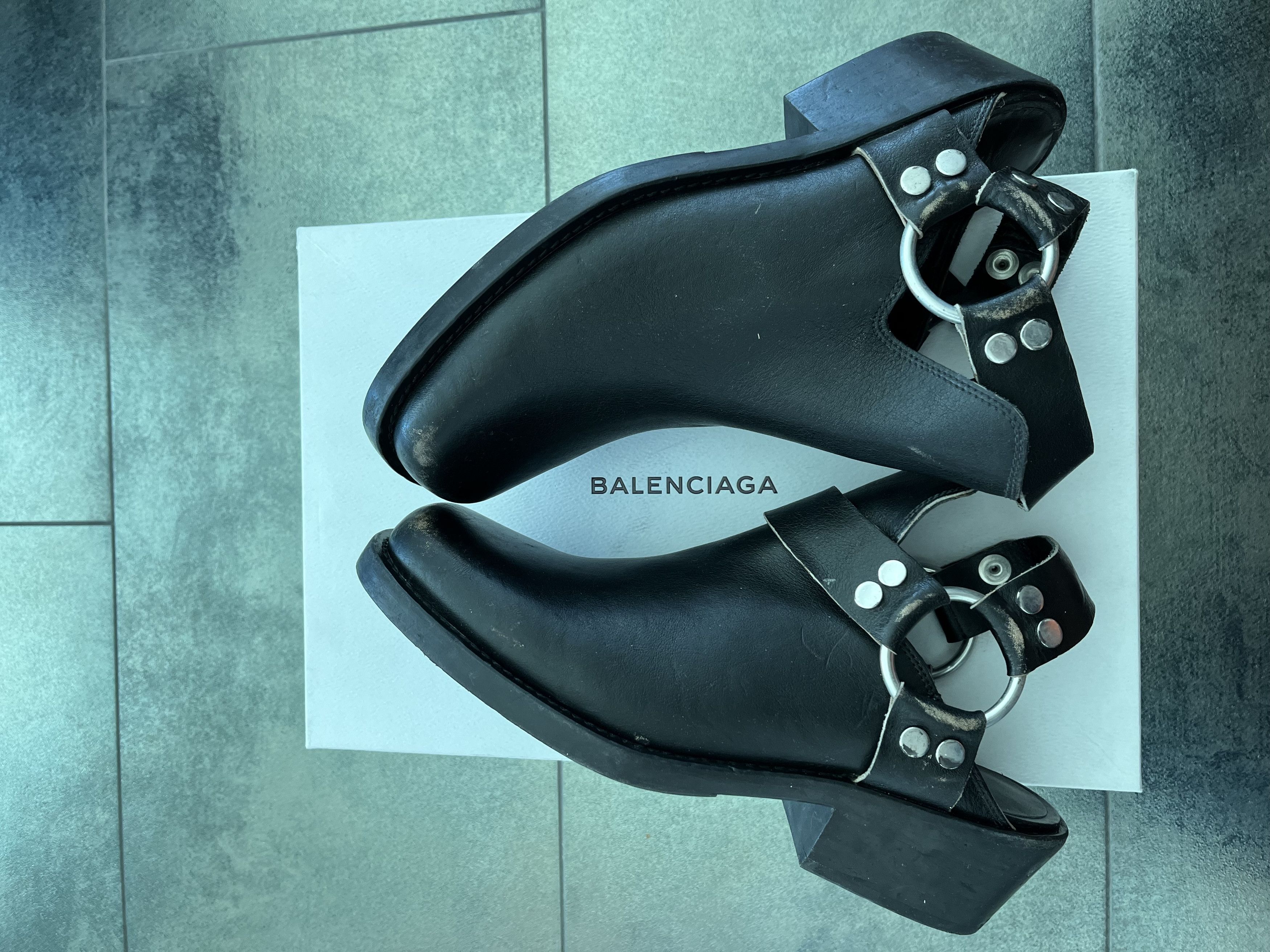 Balenciaga Balenciaga Black Distressed Leather Harness-strap Mules Size US 7.5 / EU 40-41 - 6 Thumbnail