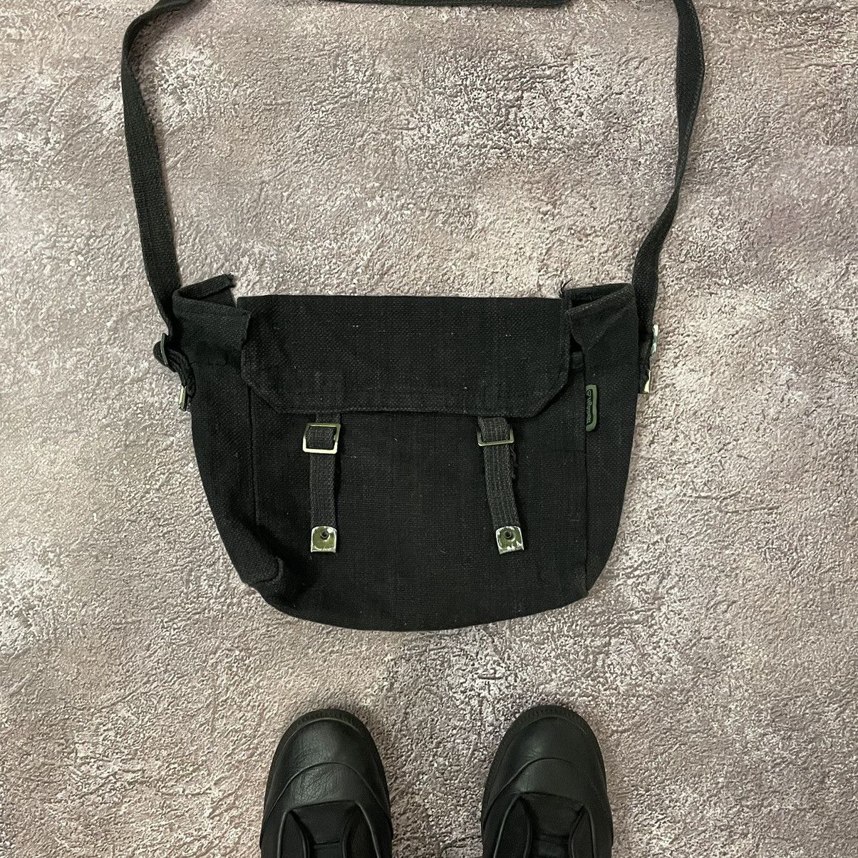 Vintage Vintage Y2K Black Canvas Crossbody Bag Military Streetwear O Size ONE SIZE - 2 Thumbnail