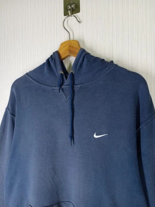 Nike Rare Vintage Distressed Nike Embroidered Logo Hoodie Size US M / EU 48-50 / 2 - 2 Thumbnail