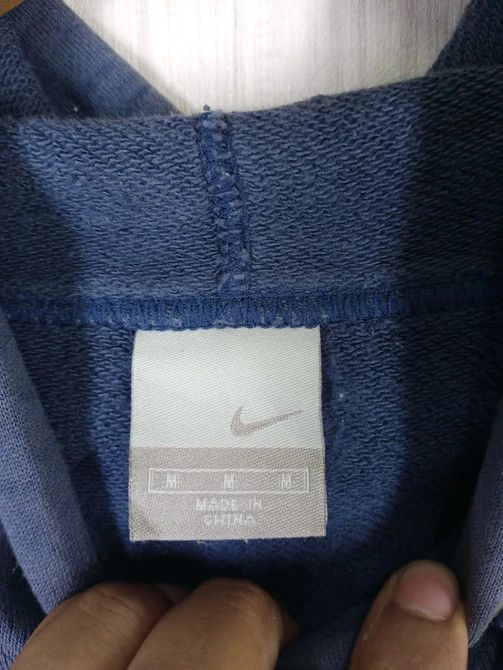 Nike Rare Vintage Distressed Nike Embroidered Logo Hoodie Size US M / EU 48-50 / 2 - 5 Thumbnail