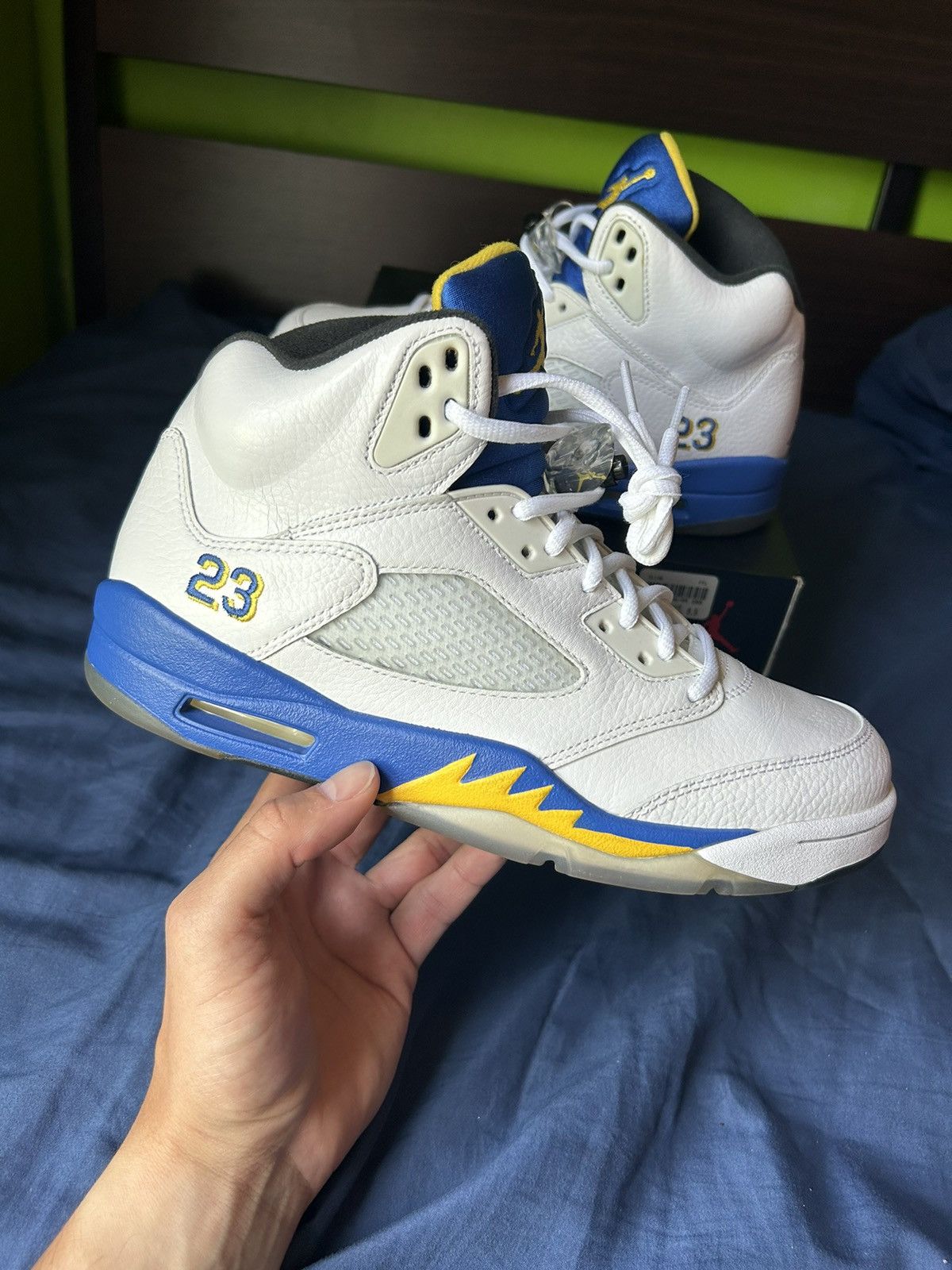 Jordan Brand × Nike Air Jordan 5 Retro Laney Size US 8.5 / EU 41-42 - 5 Thumbnail