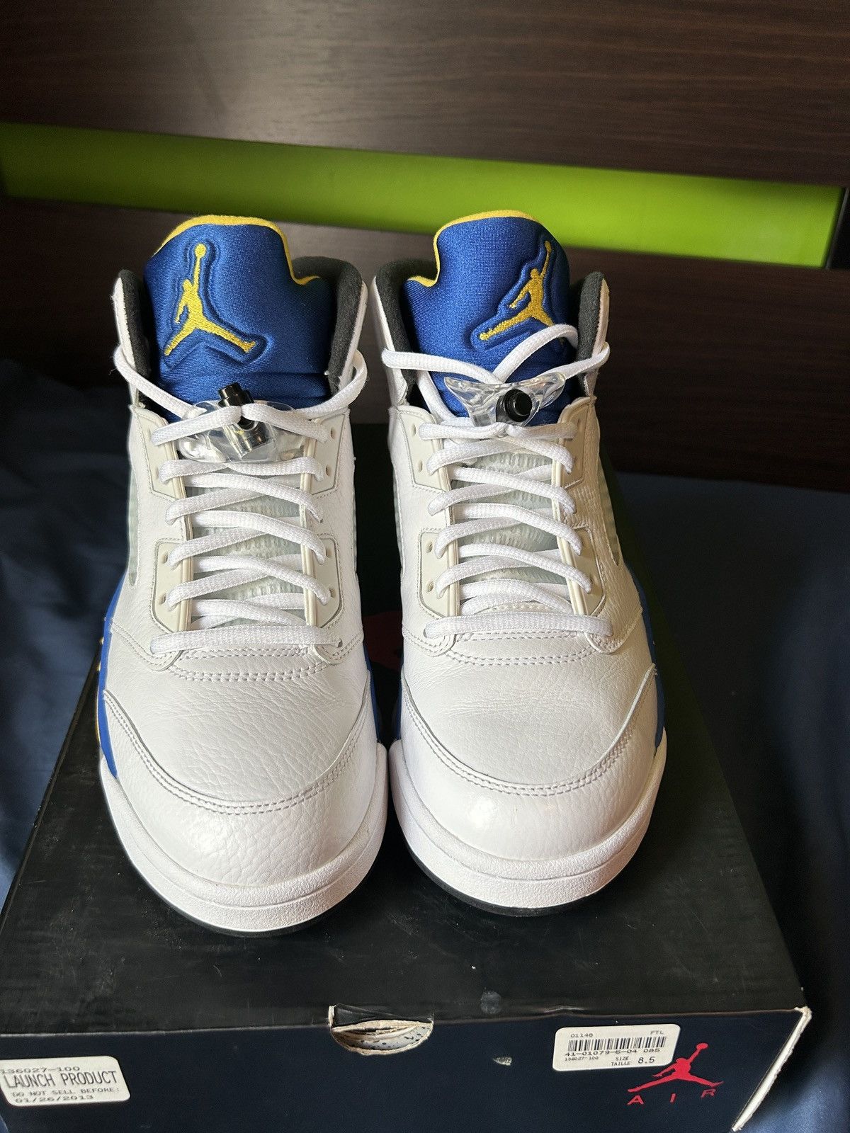 Jordan Brand × Nike Air Jordan 5 Retro Laney Size US 8.5 / EU 41-42 - 2 Thumbnail