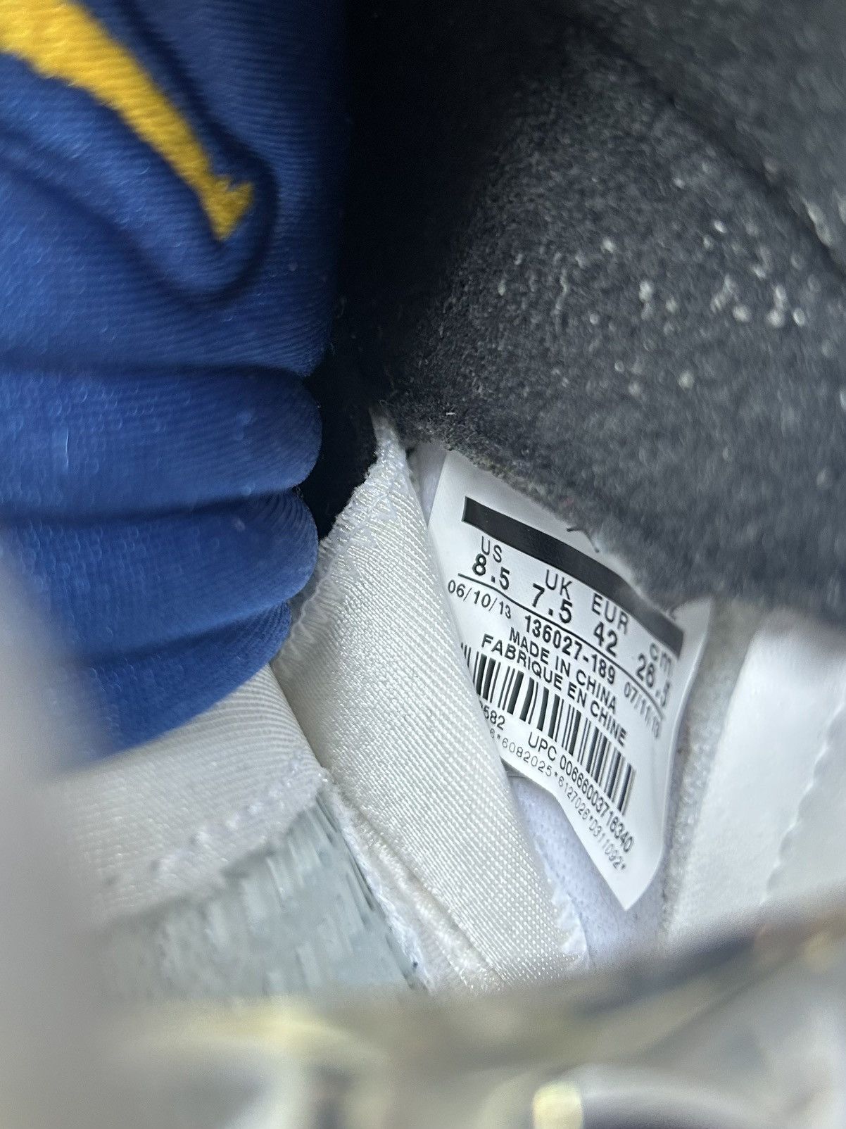 Jordan Brand × Nike Air Jordan 5 Retro Laney Size US 8.5 / EU 41-42 - 9 Thumbnail