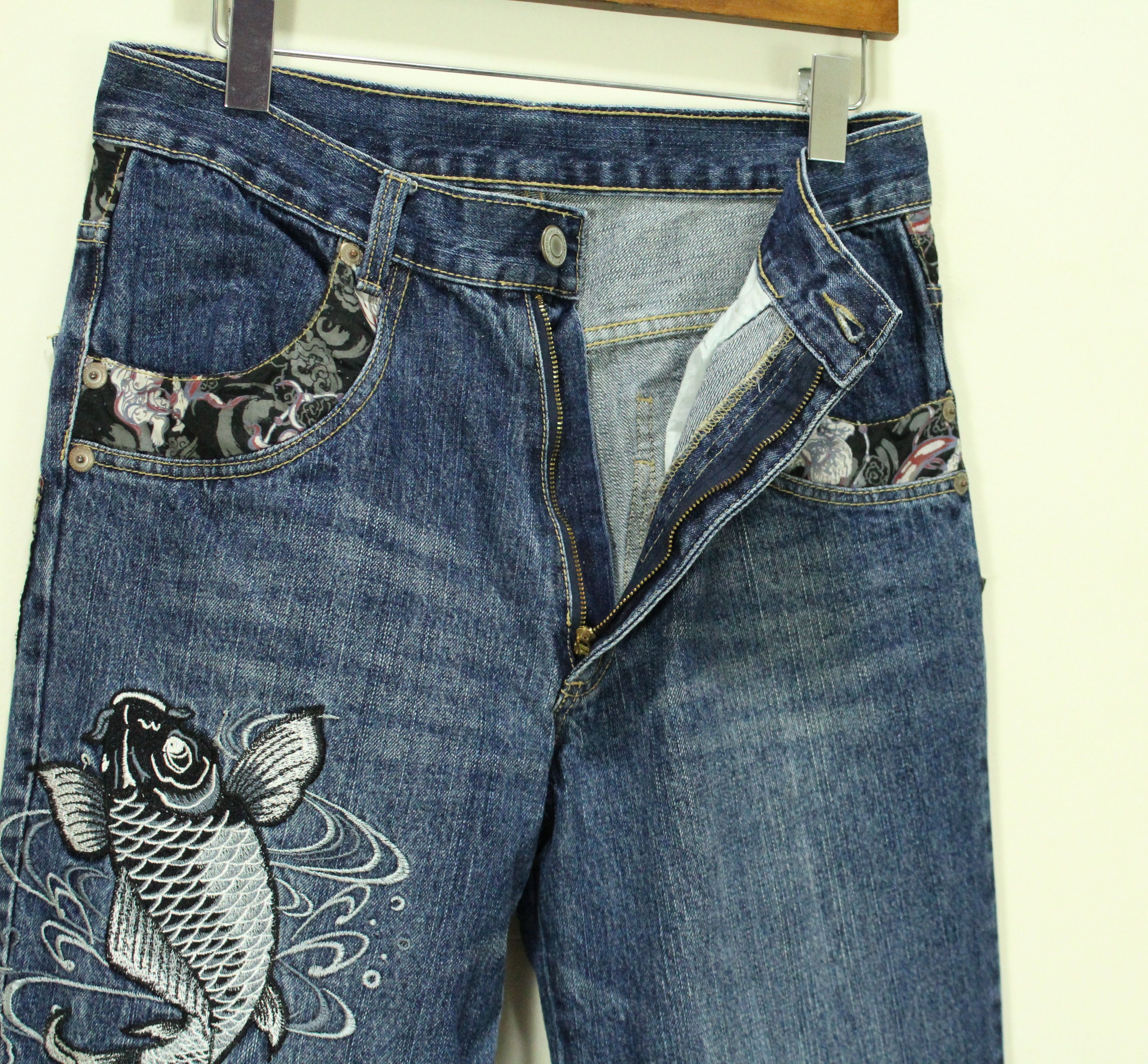 Vintage Embroidered Denim Koi fish Sukajan Dragon Size US 32 / EU 48 - 11 Thumbnail