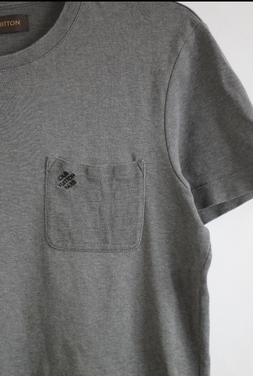 Louis Vuitton Vintage Louis Vuitton pocket luxury t shirt Size US S / EU 44-46 / 1 - 3 Thumbnail
