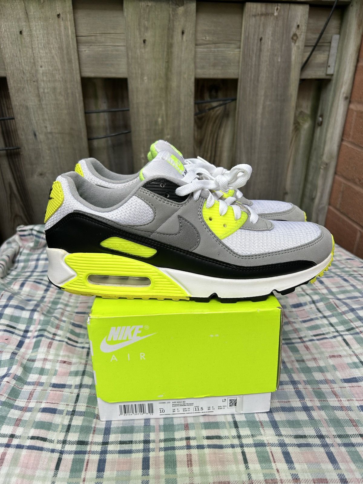 mens nike air max 90 volt