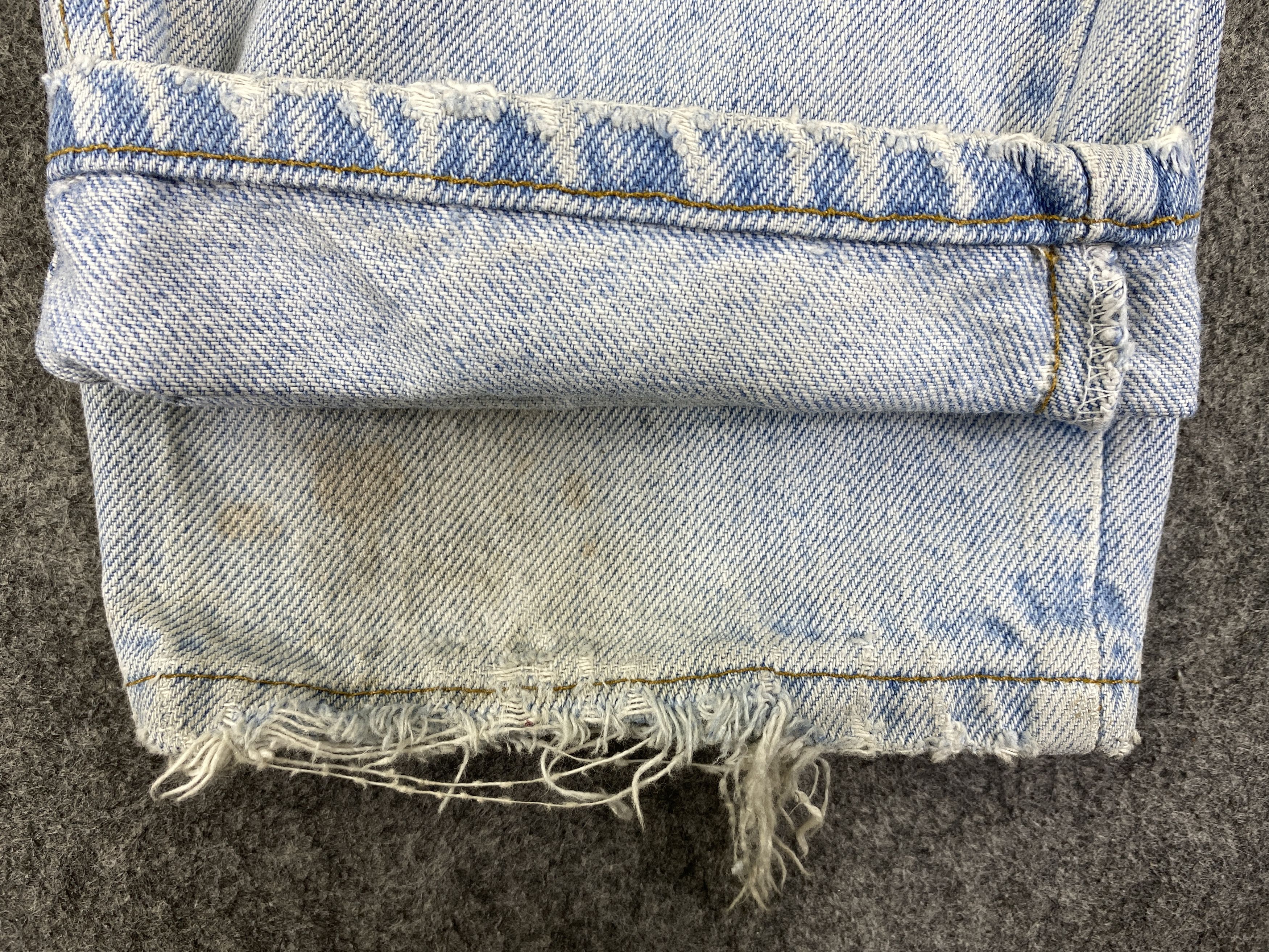 Levi's 90's Light Blue Wash Vintage Levi's 550 USA 29x31 -JN1743 Size US 29 - 10 Thumbnail