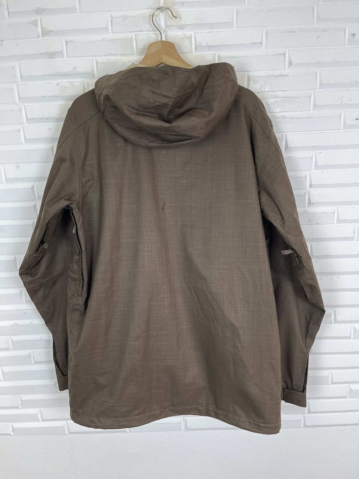 Burton 90’s BURTON Techwear Outdoor Jacket Hoodies Size US L / EU 52-54 / 3 - 4 Thumbnail