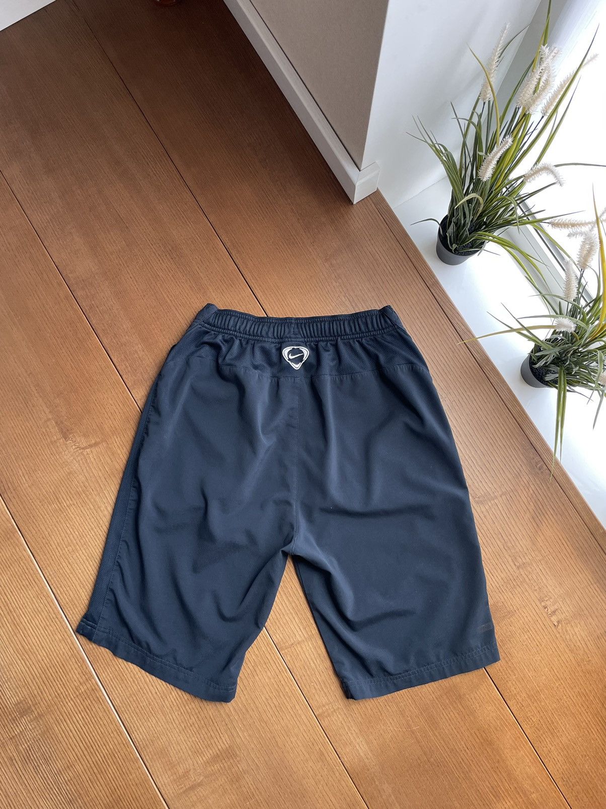 Nike × Vintage Vintage Nike Y2K Swoosh Drill Nylon Shorts Size M Size US 32 / EU 48 - 8 Thumbnail