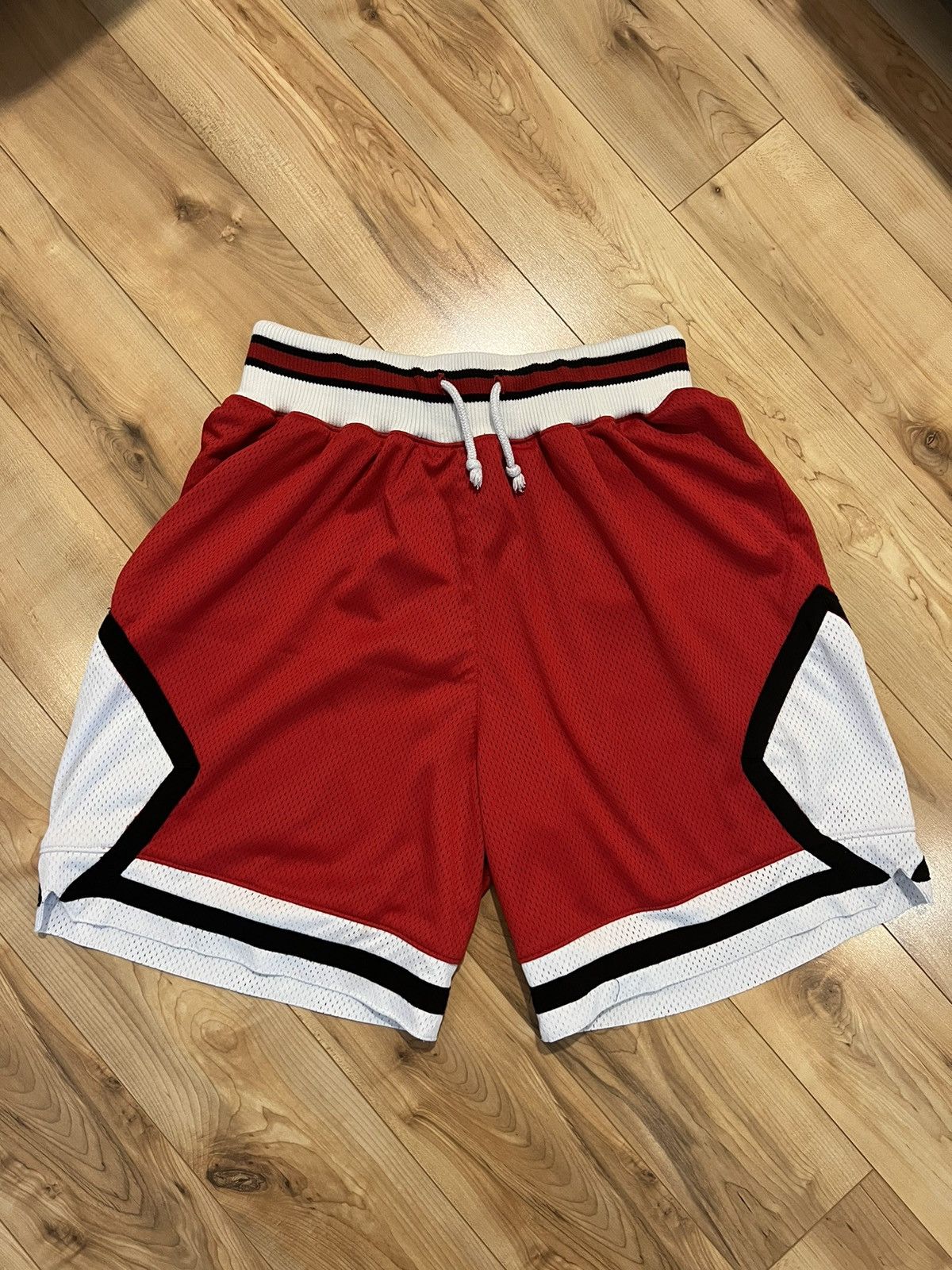 Eric Emanuel Vintage Chicago Bulls Eric Emanuel Shorts | Grailed