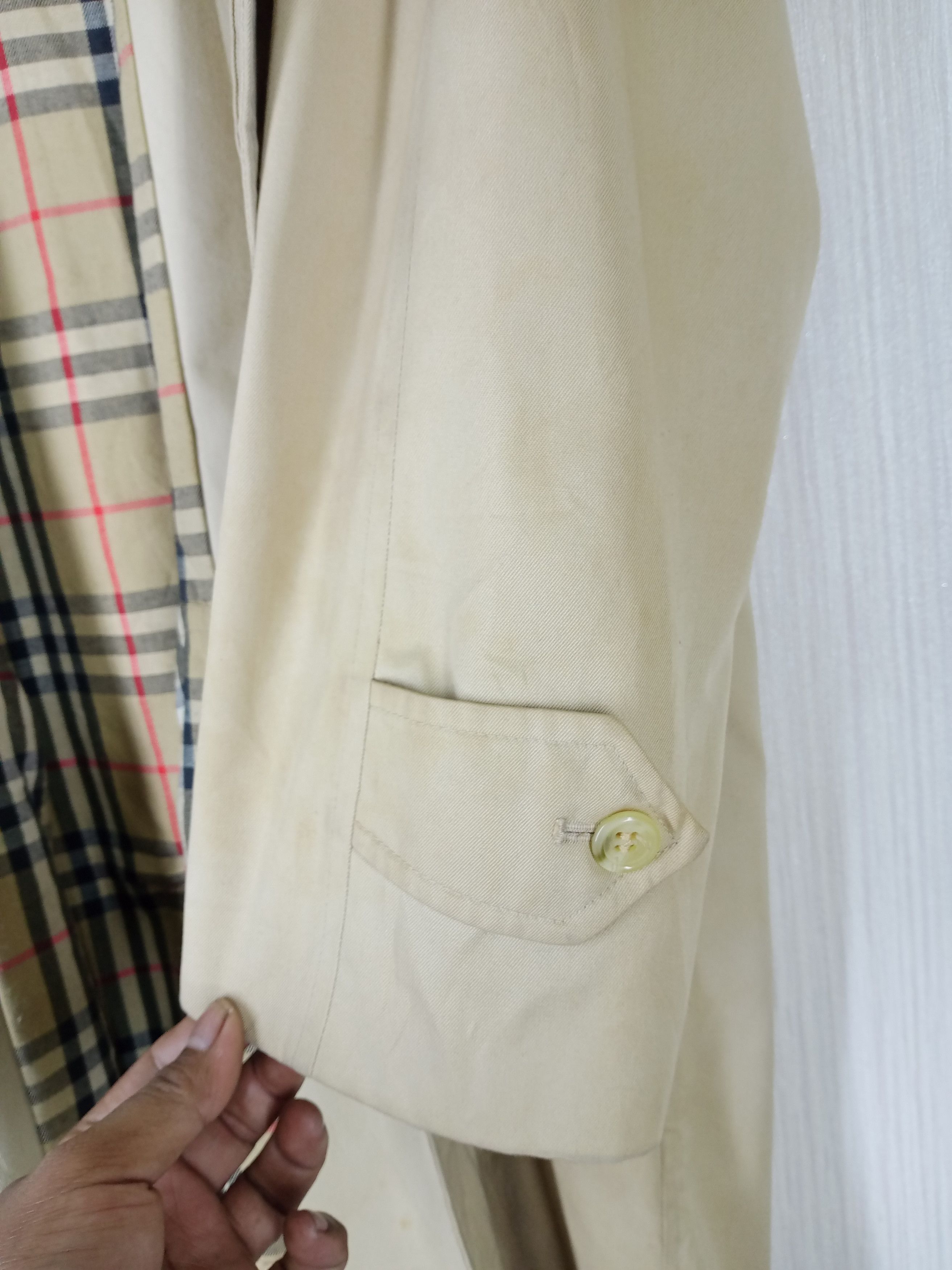 Burberry 90's Vintage Burberry's Trench Coat Made in England Size US M / EU 48-50 / 2 - 12 Thumbnail