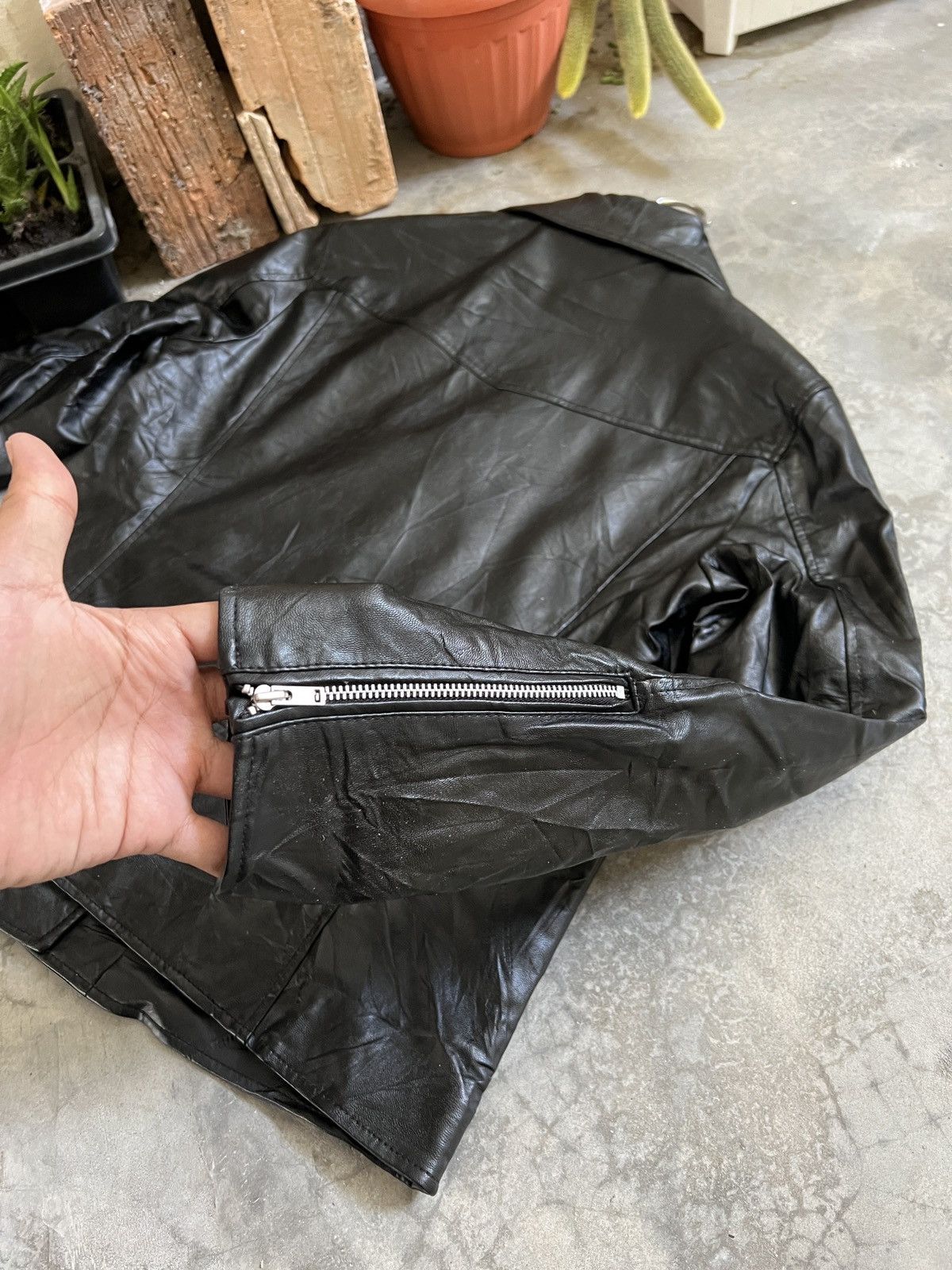 Uniqlo STEALS 🖤🏴‍☠️ Uniqlo Fully Leather Jacket Size US L / EU 52-54 / 3 - 15 Thumbnail