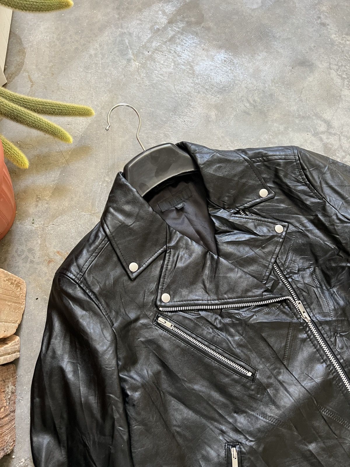 Uniqlo STEALS 🖤🏴‍☠️ Uniqlo Fully Leather Jacket Size US L / EU 52-54 / 3 - 9 Thumbnail