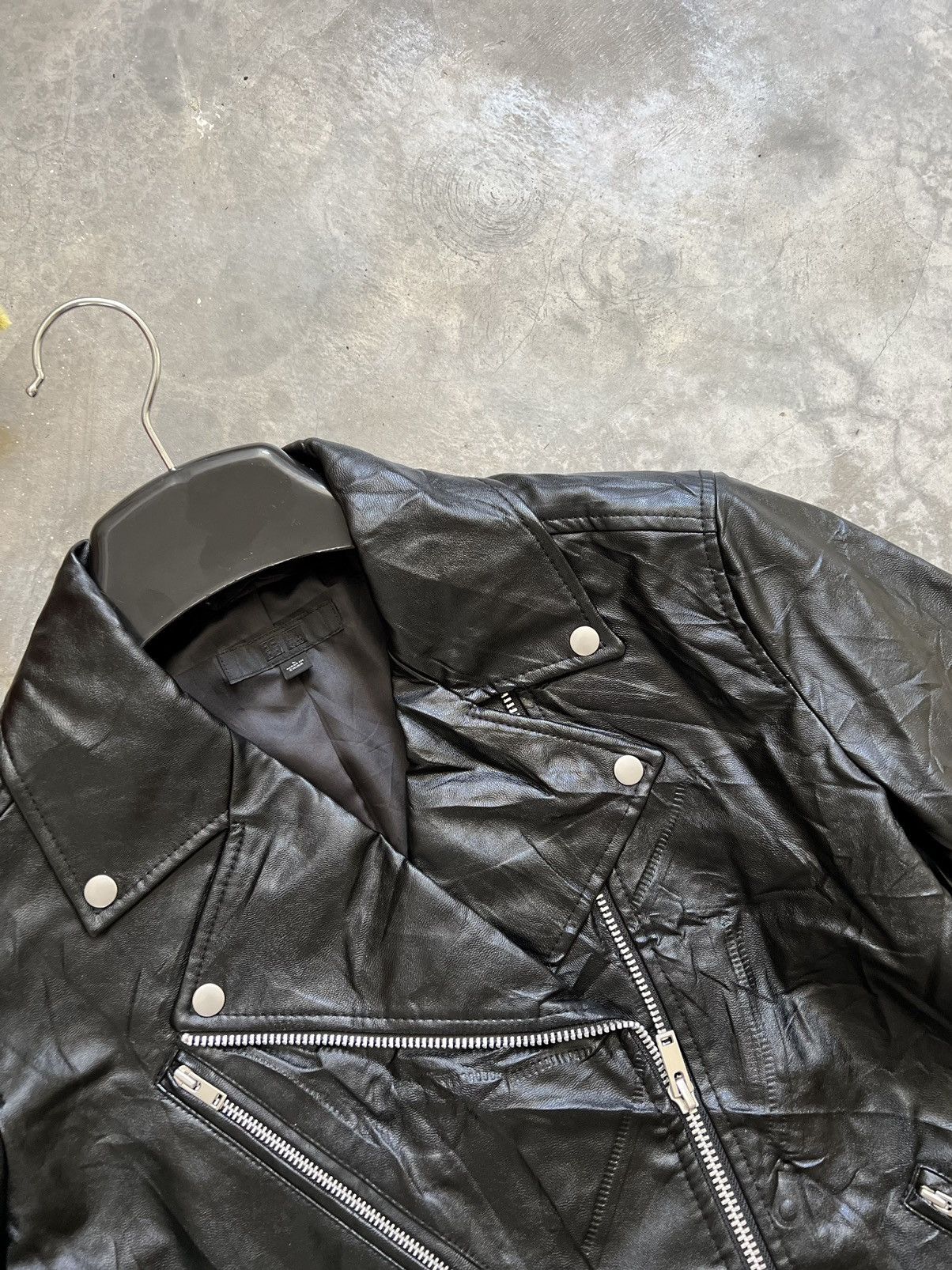 Uniqlo STEALS 🖤🏴‍☠️ Uniqlo Fully Leather Jacket Size US L / EU 52-54 / 3 - 5 Thumbnail