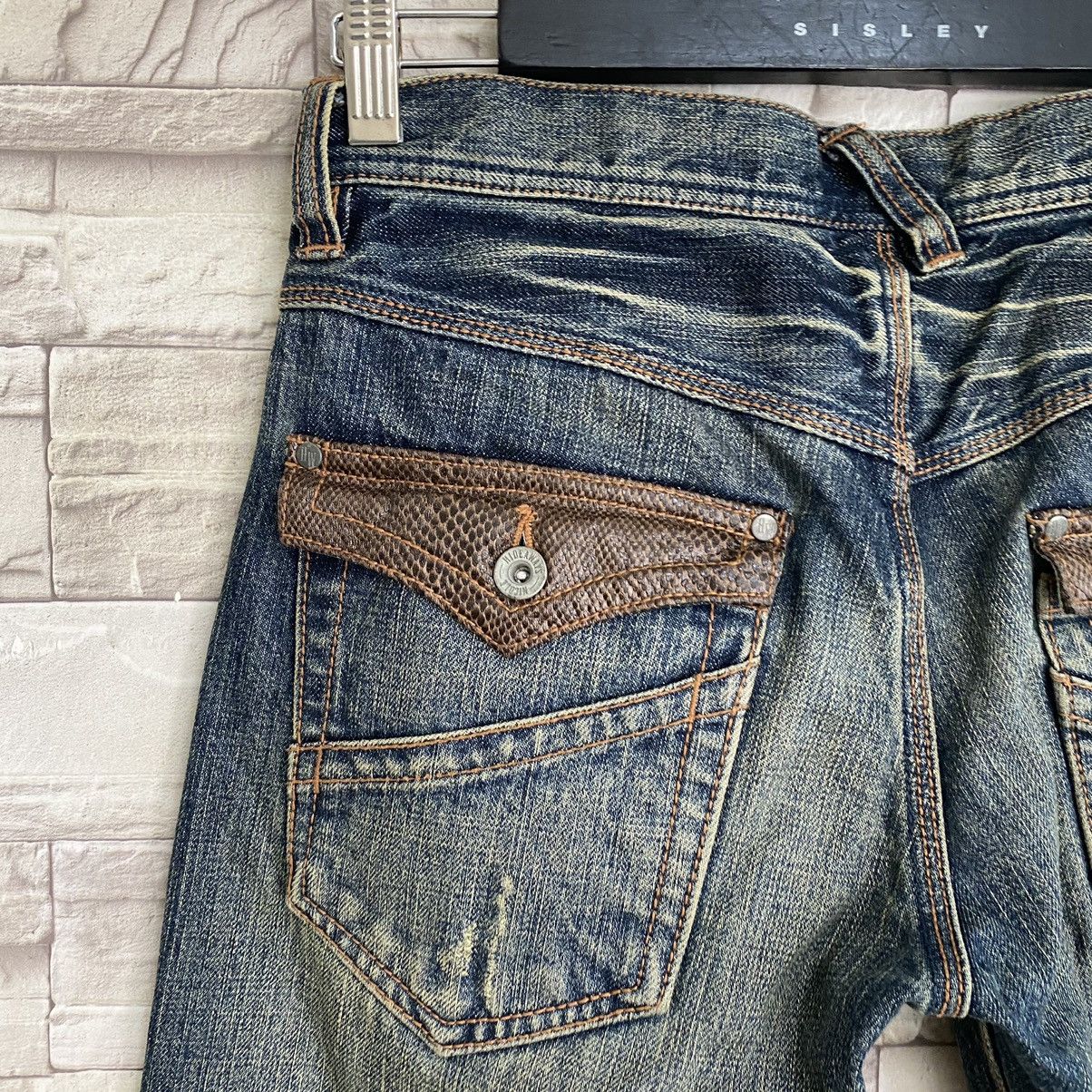 Japanese Brand NICOLE HIDEAWAYS Snake Skin Denim Flare Jeans Size US 30 / EU 46 - 13 Thumbnail