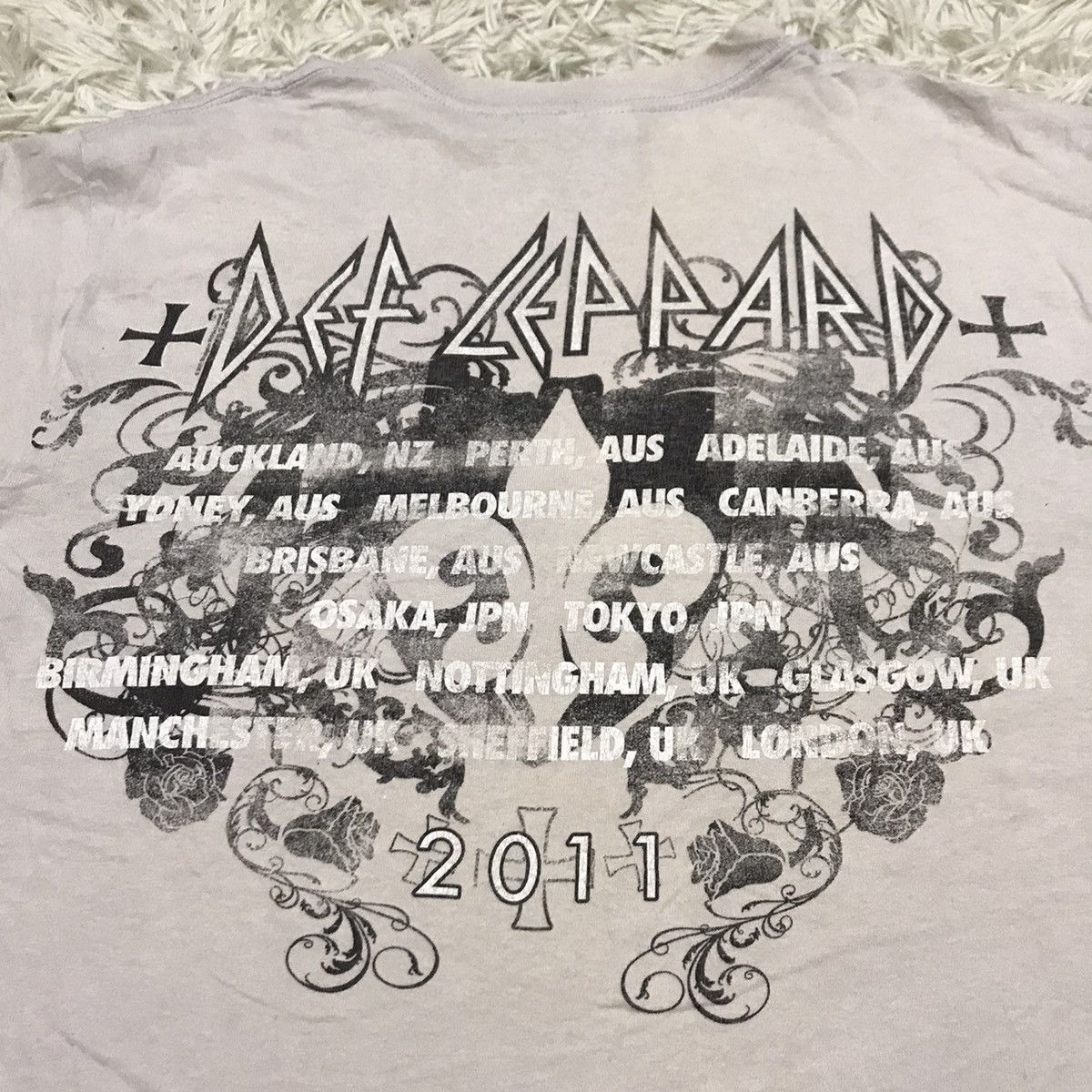Band Tees 2011 def leppard band tees Size US S / EU 44-46 / 1 - 8 Thumbnail