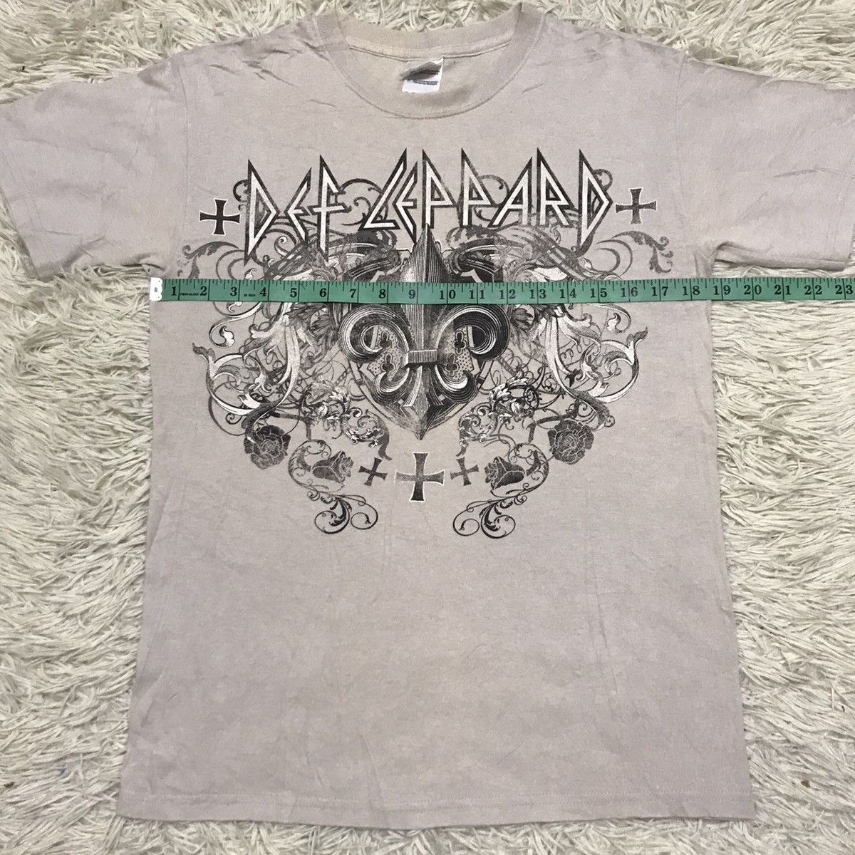 Band Tees 2011 def leppard band tees Size US S / EU 44-46 / 1 - 11 Thumbnail