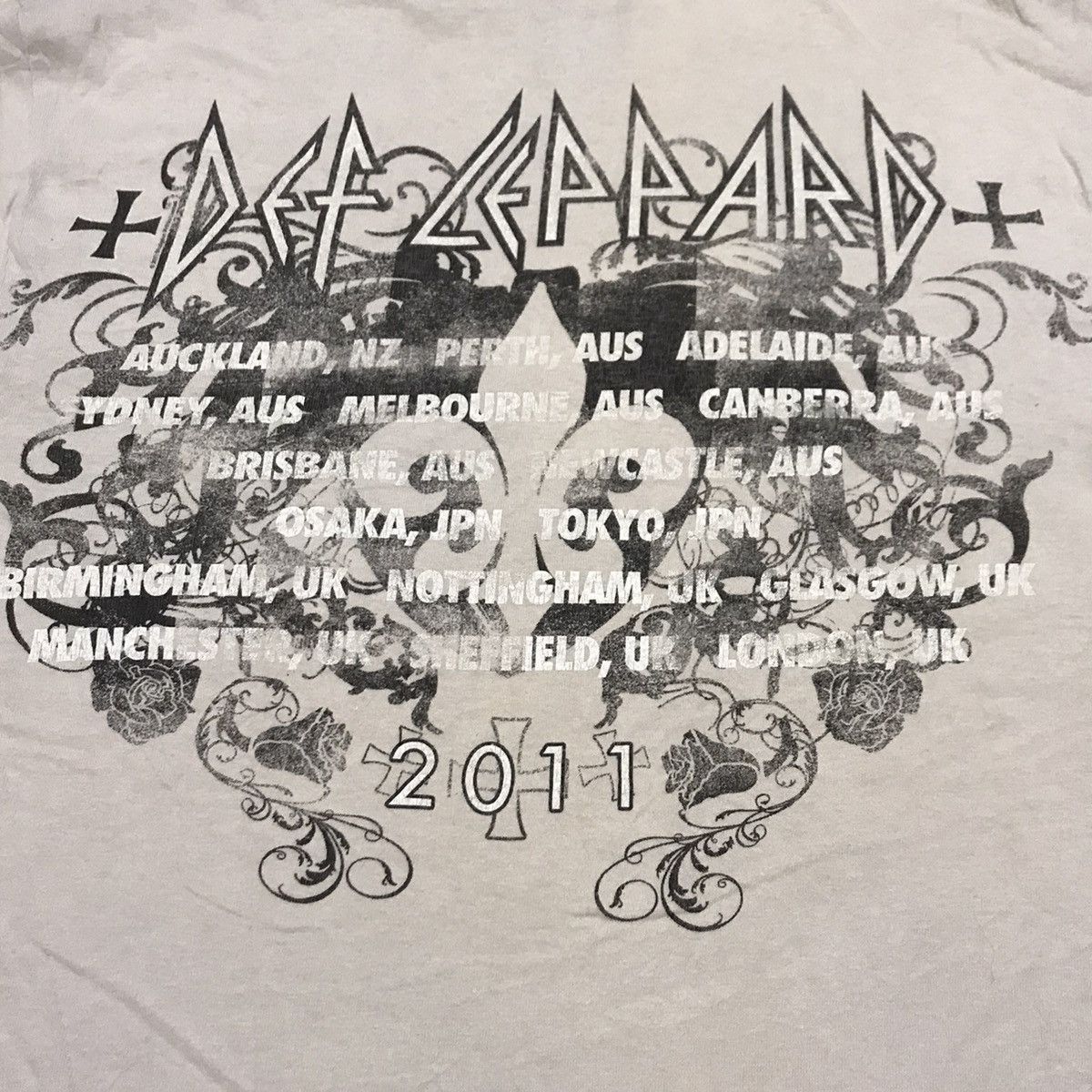 Band Tees 2011 def leppard band tees Size US S / EU 44-46 / 1 - 9 Thumbnail