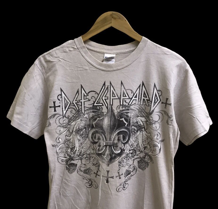 Band Tees 2011 def leppard band tees Size US S / EU 44-46 / 1 - 2 Thumbnail