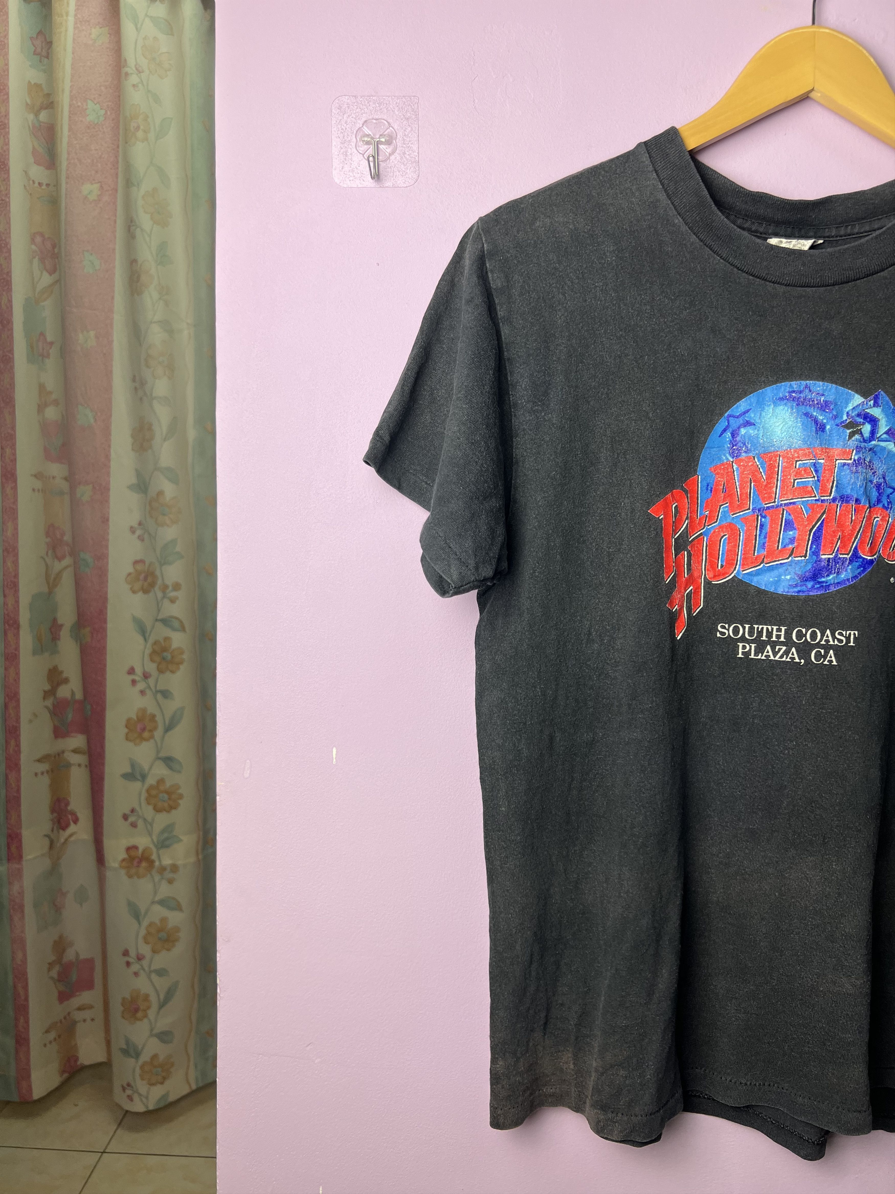 Planet Hollywood 🔥Vintage Planet Hollywood South Coast Plaza Tees Size US S / EU 44-46 / 1 - 3 Thumbnail
