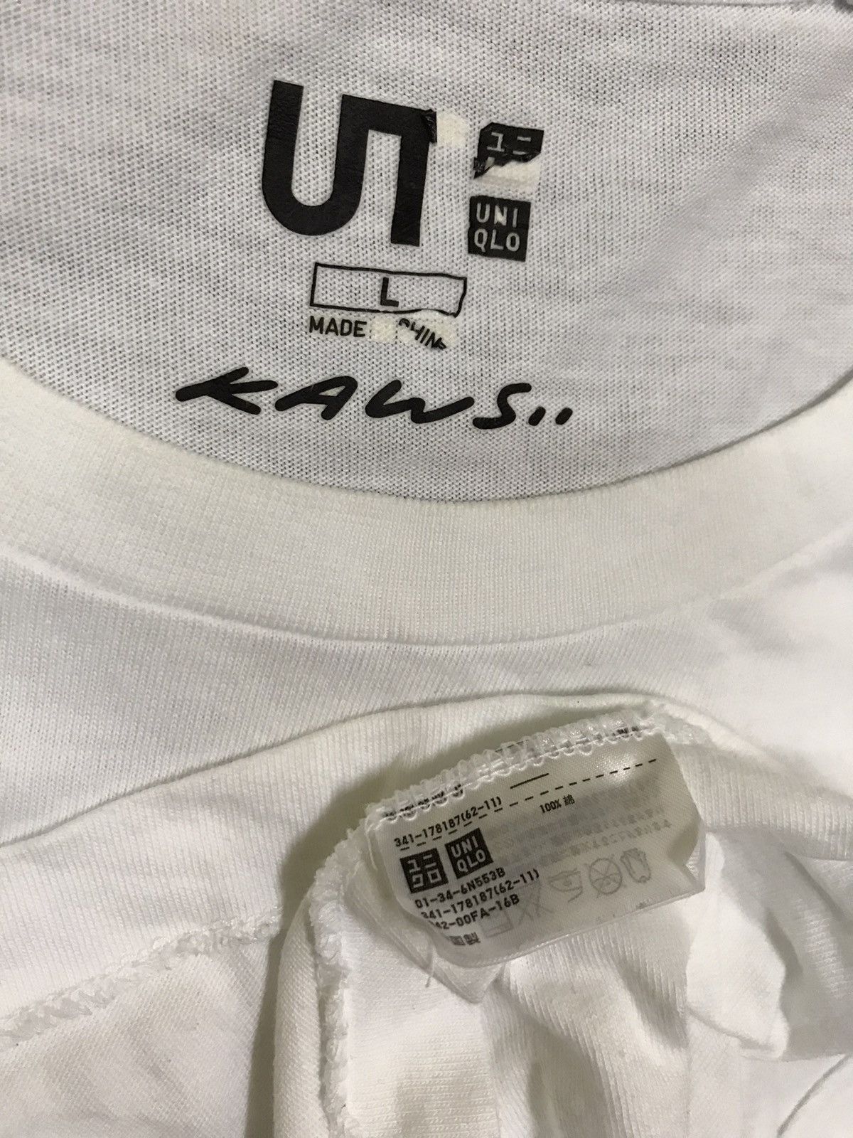 Kaws × Uniqlo Sesame Street Elmo Pocket Tee Size US L / EU 52-54 / 3 - 7 Thumbnail