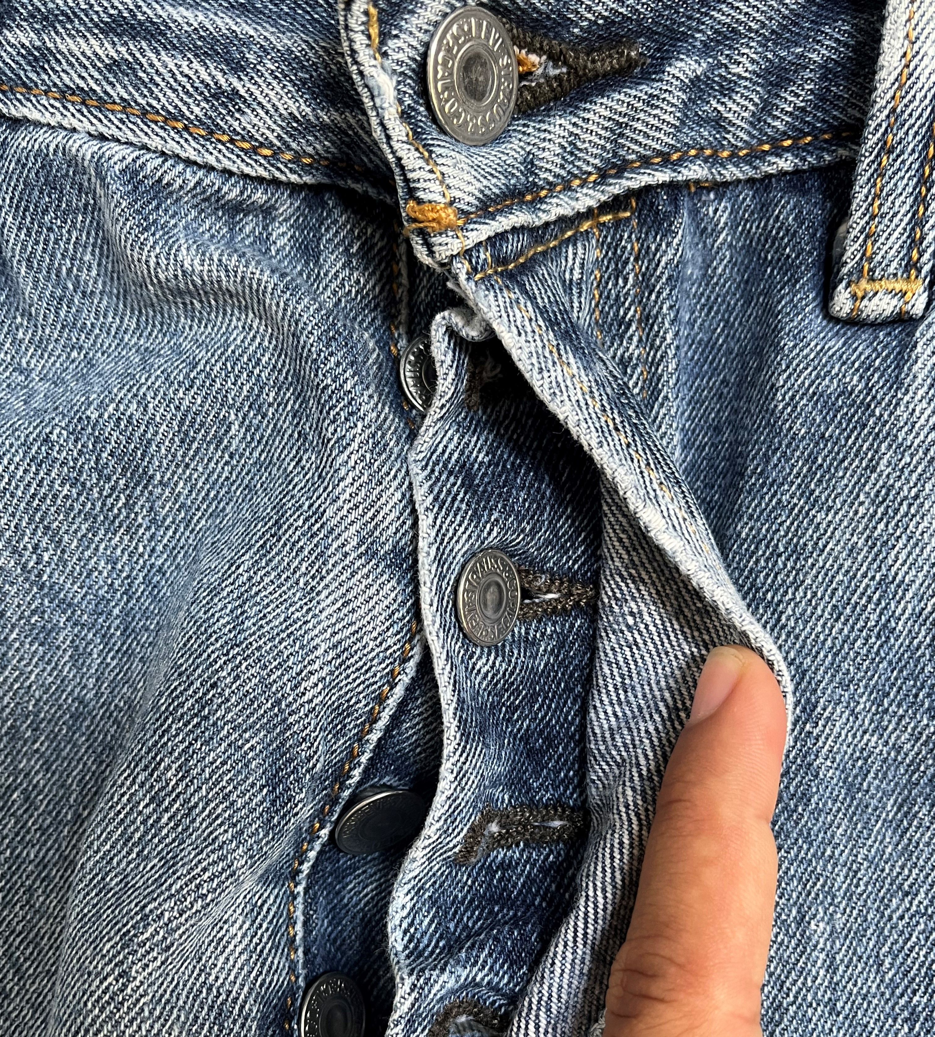 Levi's × Vintage Vintage Levi's 501 Denim Jeans L102 Size US 35 - 6 Thumbnail