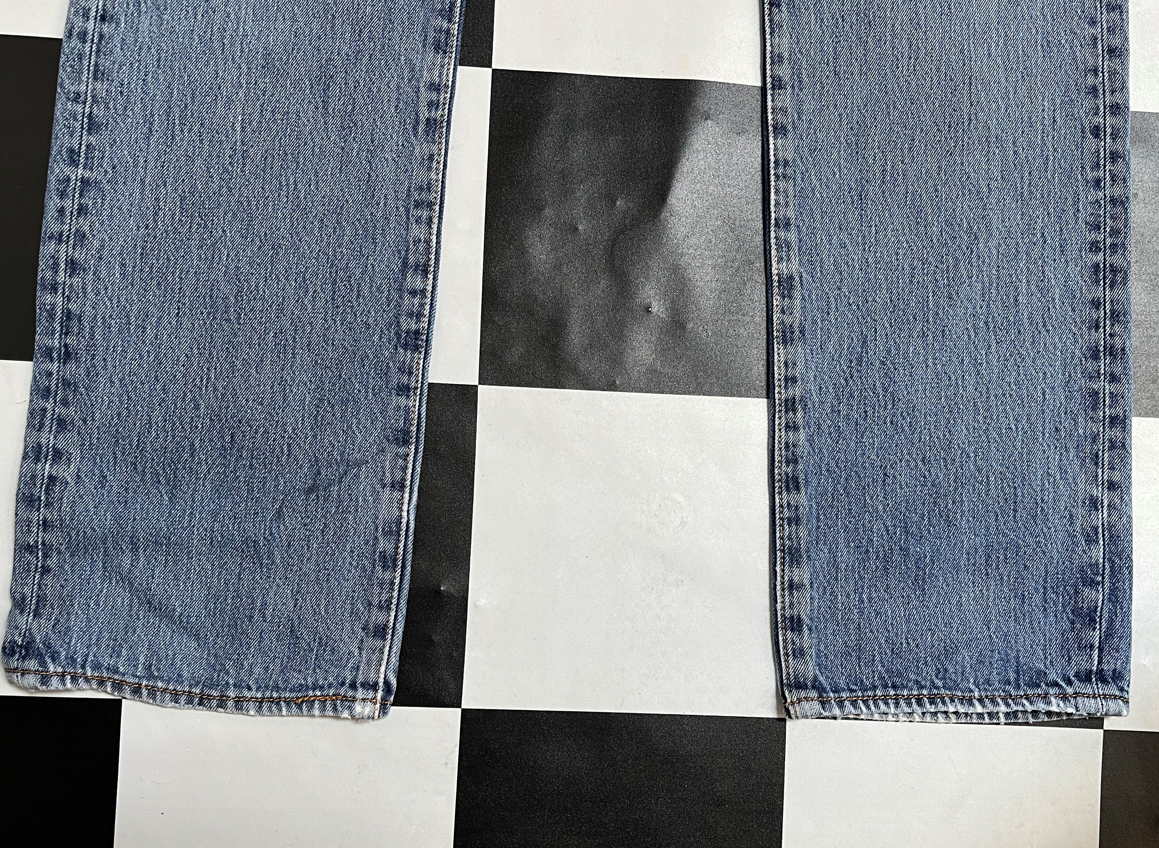 Levi's × Vintage Vintage Levi's 501 Denim Jeans L102 Size US 35 - 7 Thumbnail