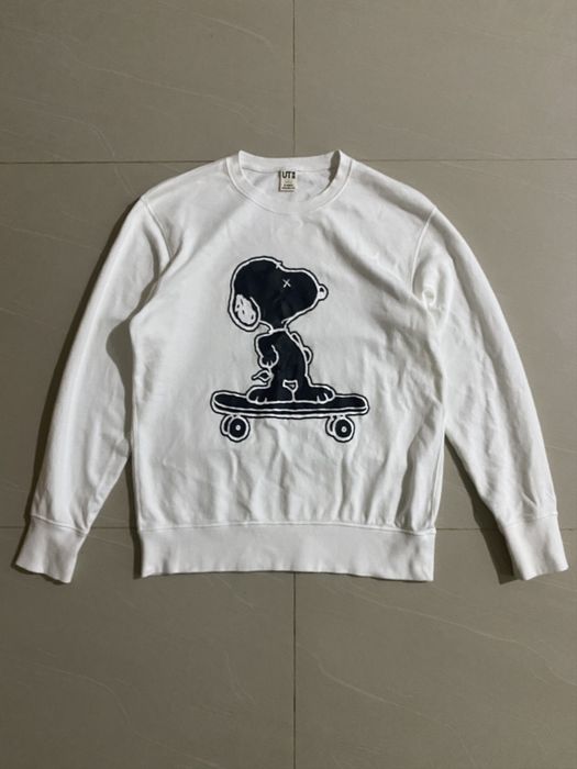 Uniqlo kaws cheap peanuts sweatshirt