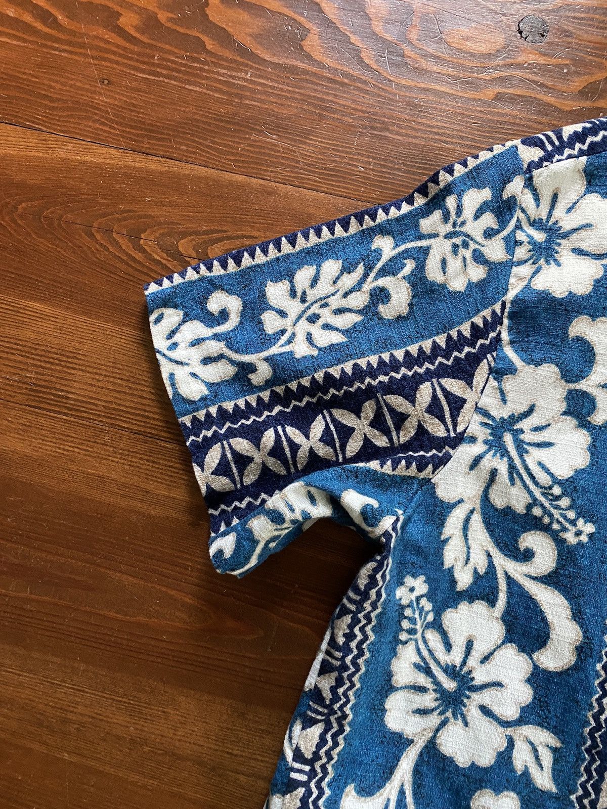 Vintage Vintage 80’s RJC Tribal Hibiscus Blue Hawaiian Button Up Size US XL / EU 56 / 4 - 6 Thumbnail