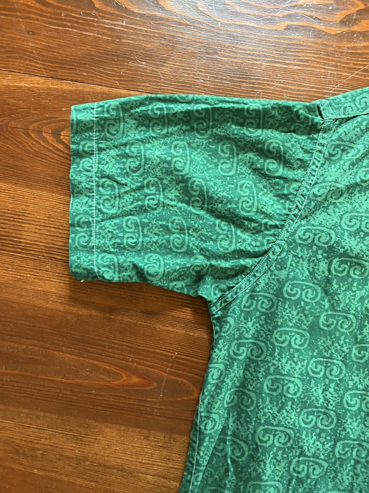 Vintage Vintage 60’s Jim Tillett Green Tribal Hawaiian Style Shirt Size US XL / EU 56 / 4 - 6 Thumbnail