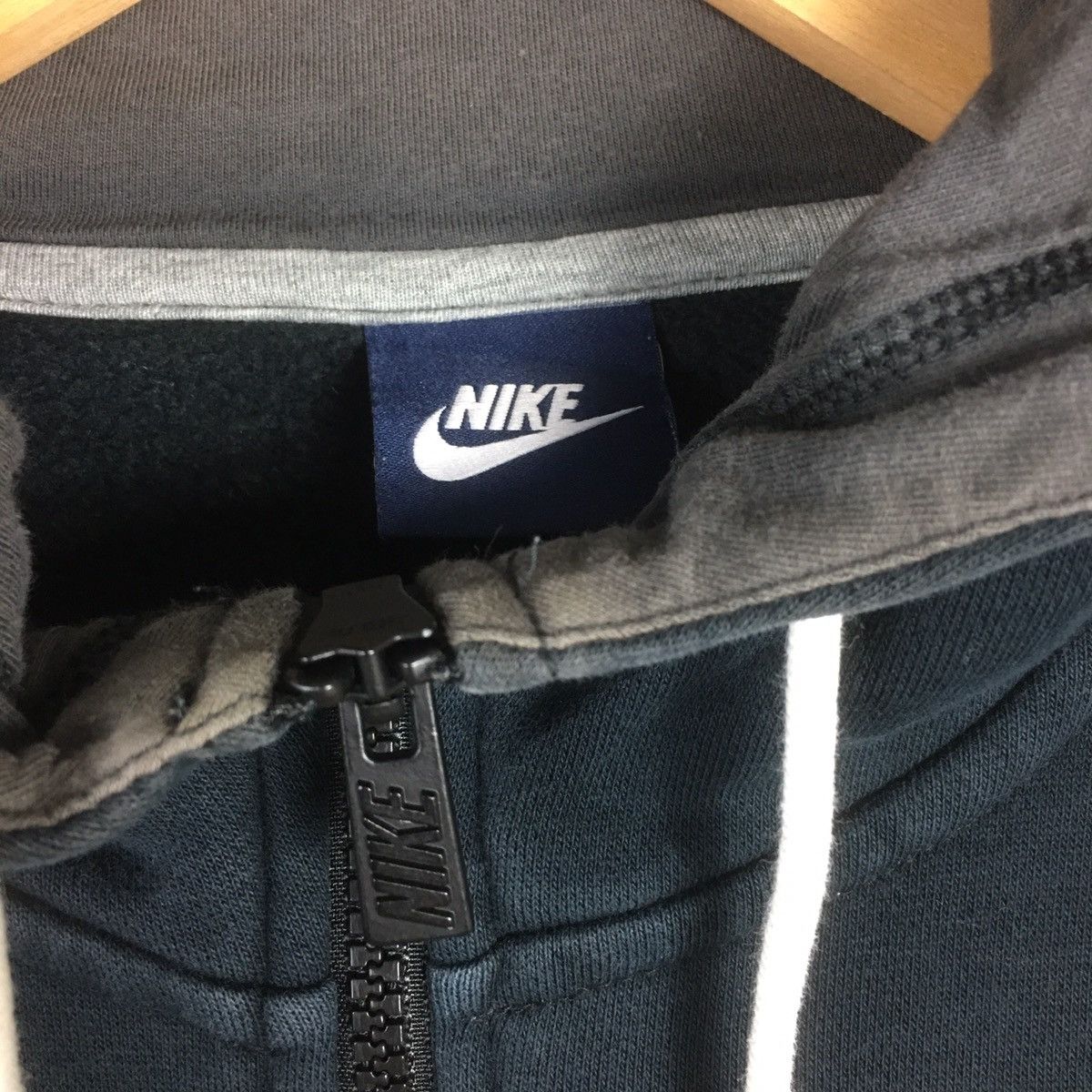 Nike × Vintage Vintage Nike Hoodie Nike Swoosh Nike Sweater Nike Zipper Up Size US M / EU 48-50 / 2 - 5 Thumbnail