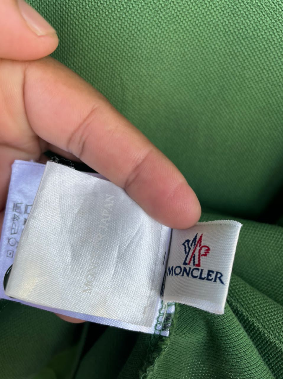 Designer × Moncler Authentic!! Moncler Ringer Button up Polo Shirt Size US S / EU 44-46 / 1 - 10 Thumbnail