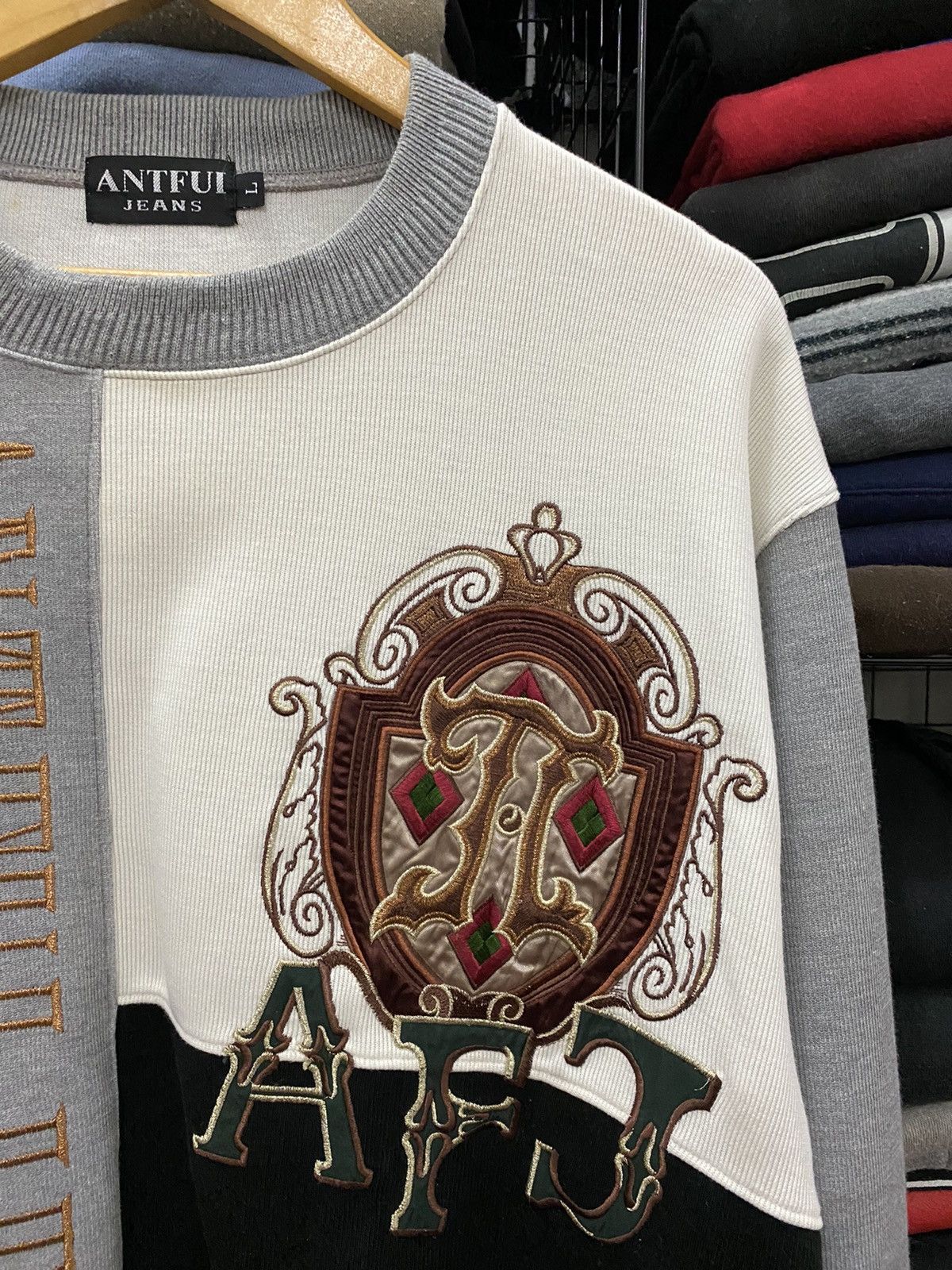 Vintage VINTAGE 90’an ANTFUI JEANS EMBROIDERY LOGO SWEATSHIRT Size US L / EU 52-54 / 3 - 4 Thumbnail