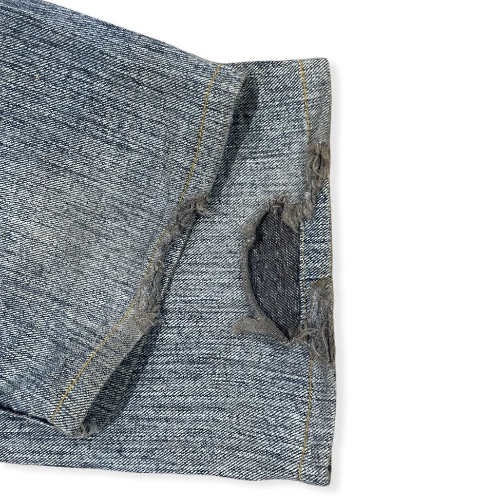 Katharine Hamnett London Katherine Hamnett Front Pocket Bush Distressed Jeans Size US 32 / EU 48 - 14 Thumbnail