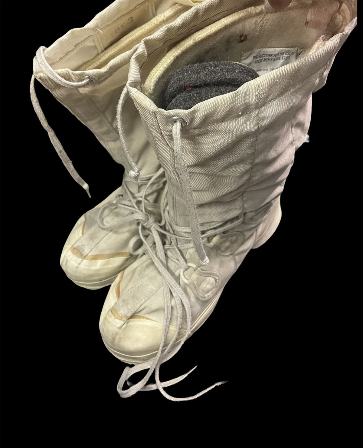 Other White Military Issued Mukluk Boots Size US 10 / EU 43 - 2 Thumbnail