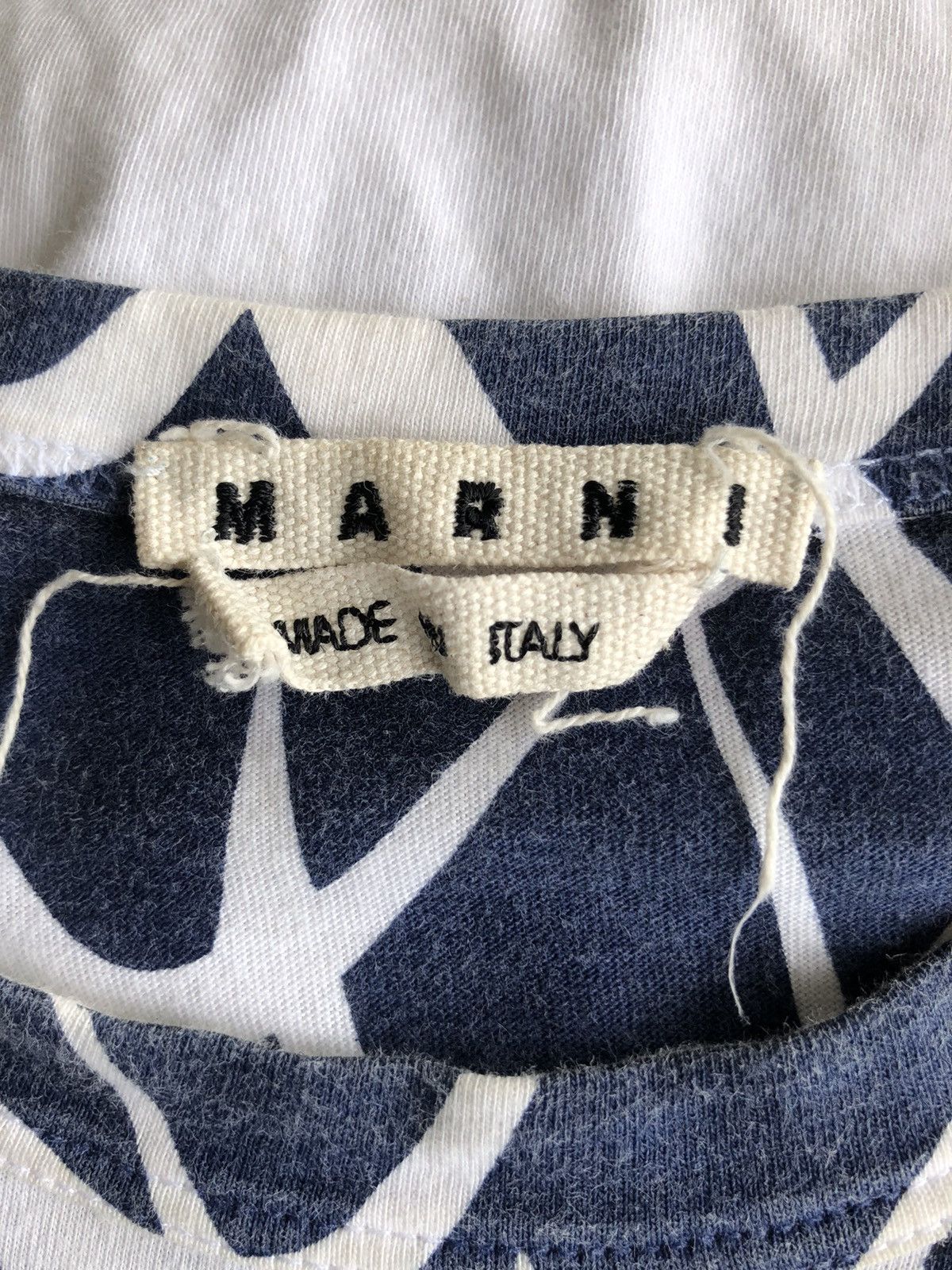 Marni FW20 Tapestry Jacquard Print Shark Tooth Shirt Size US M / EU 48-50 / 2 - 7 Thumbnail