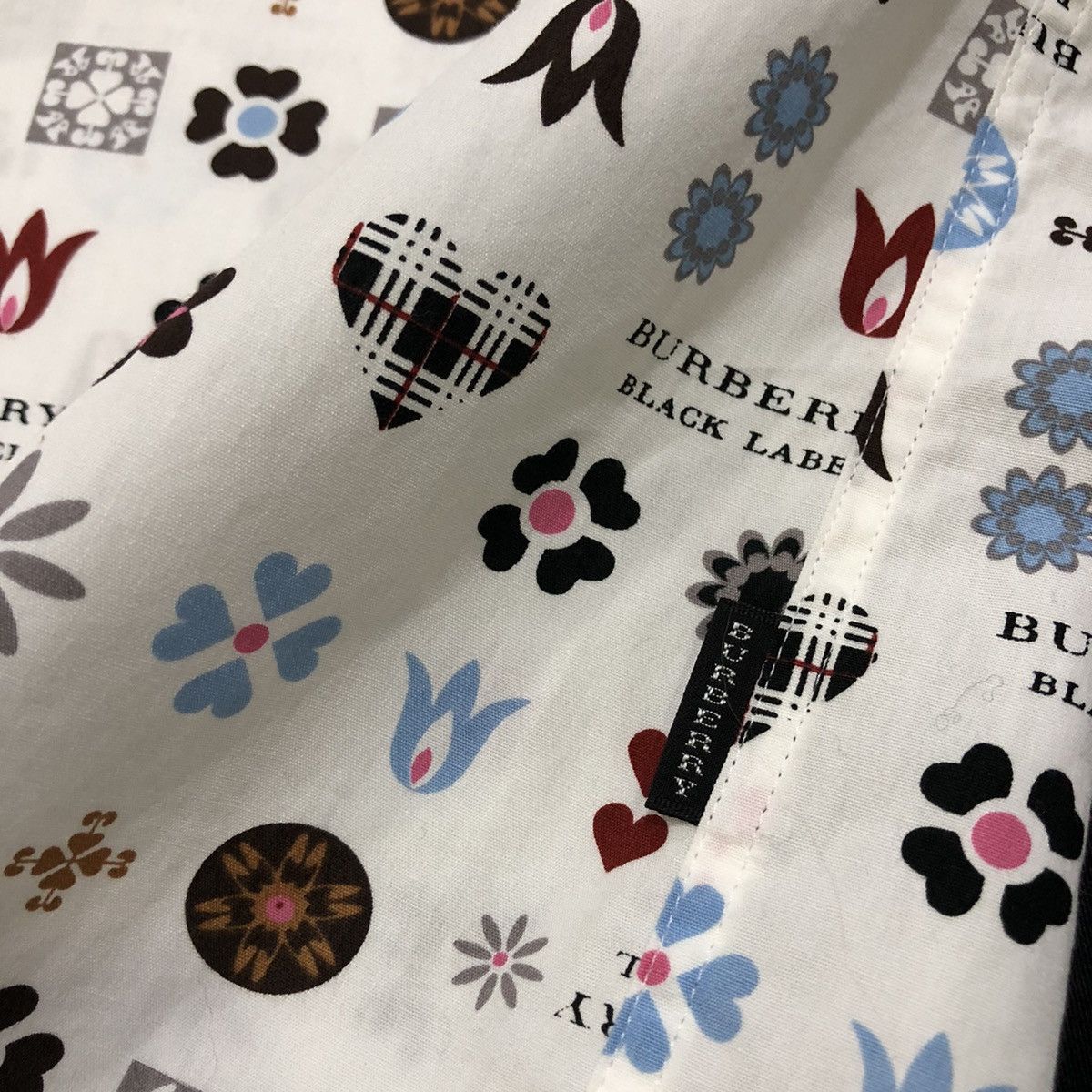 Burberry Burberry BlackLabel Spell Out Over Print Shirt Size US S / EU 44-46 / 1 - 6 Thumbnail